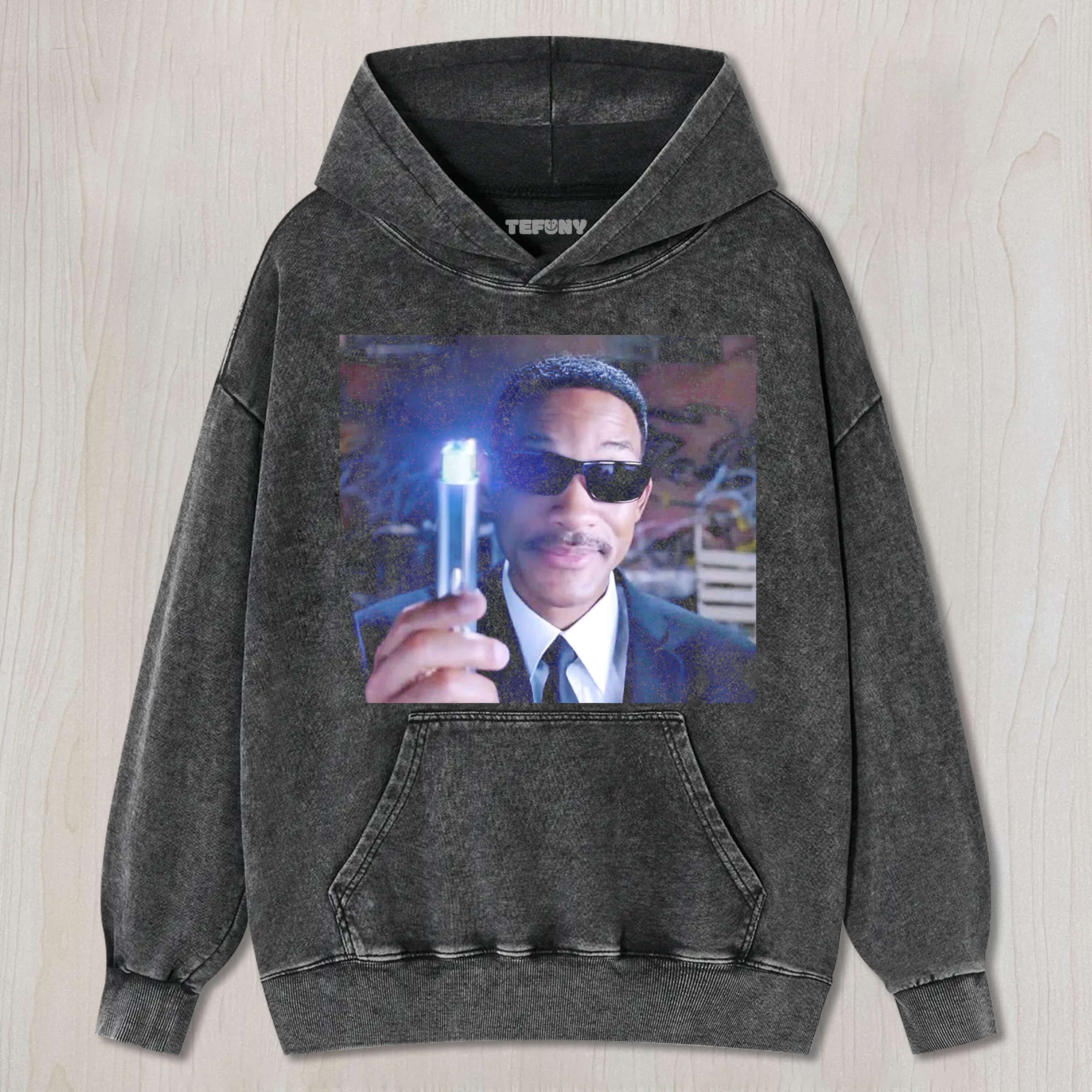 AGENT J HOLDING A NEURALYZER TEE & SWEAT & HOOD