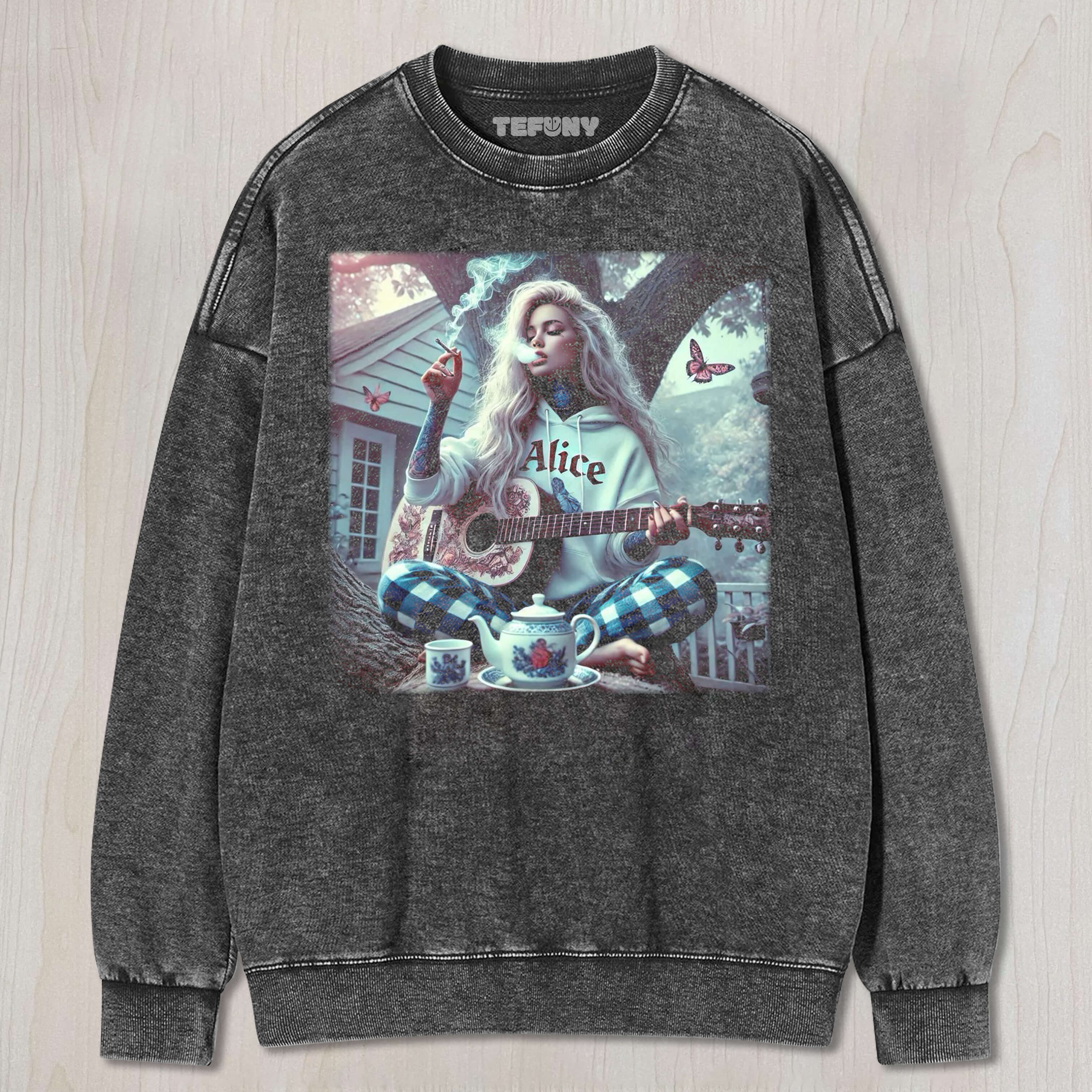 ALICE IS SMOKING UNDER THE TREE TEE & SWEAT & HOOD