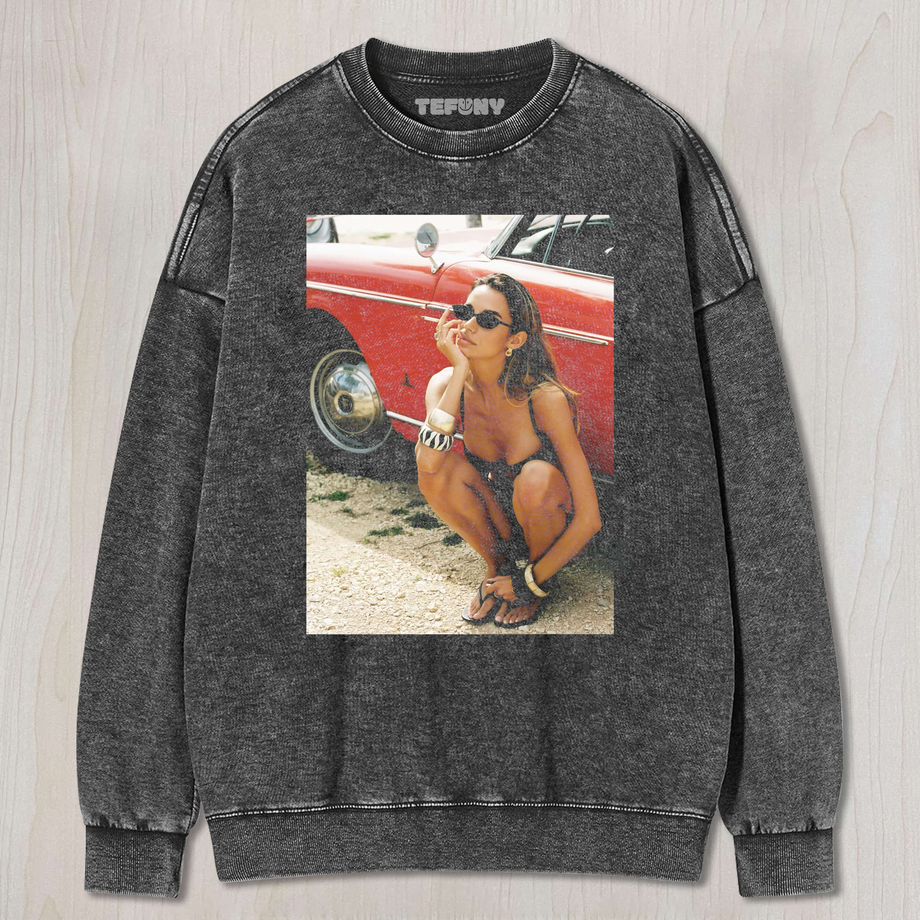 A BEAUTIFUL WOMAN WAS SQUATTING NEXT TO THE CAR SMOKING T-SHIRT