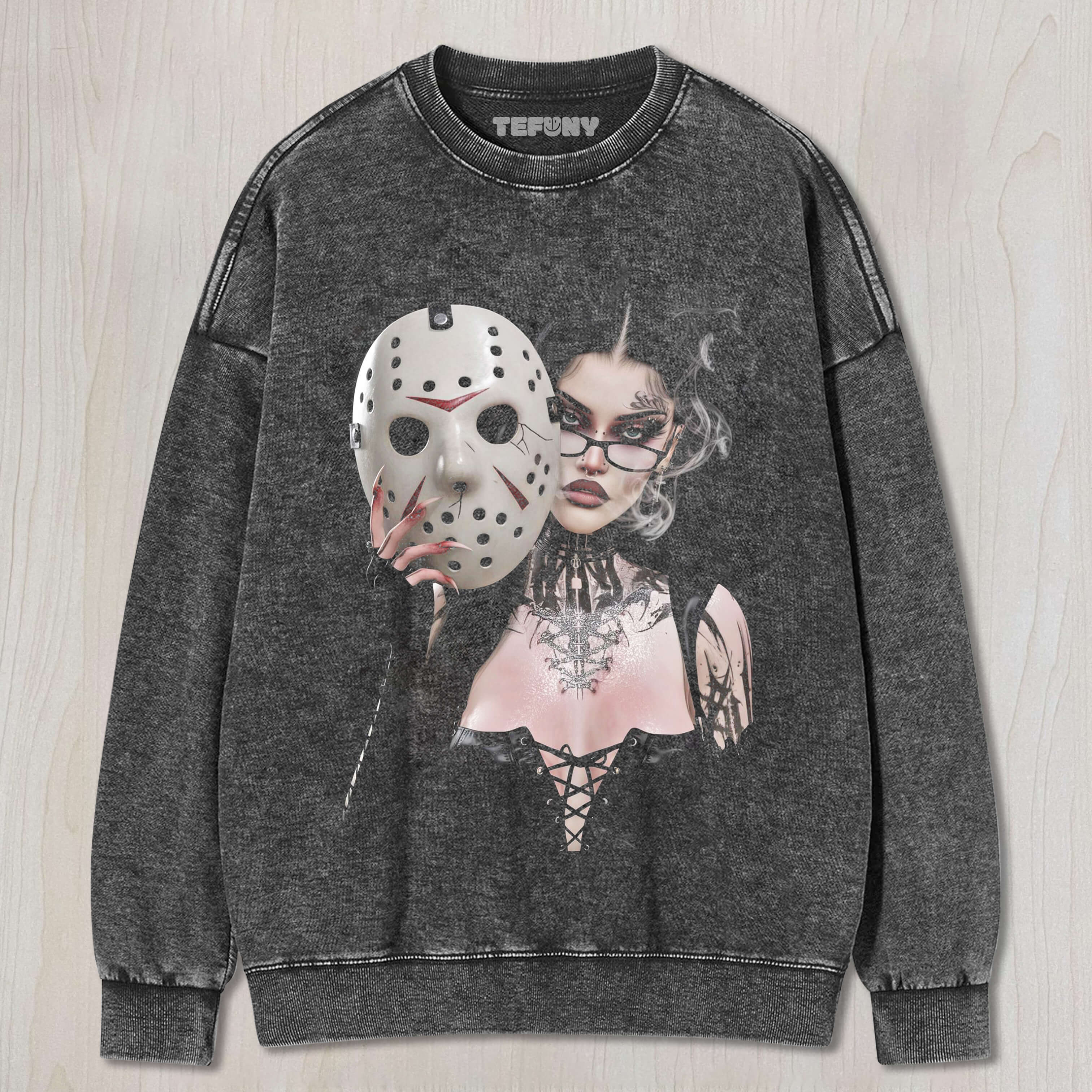 BEAUTIFUL WOMAN HOLDING A JASON VOORHEES MASK T-SHIRT