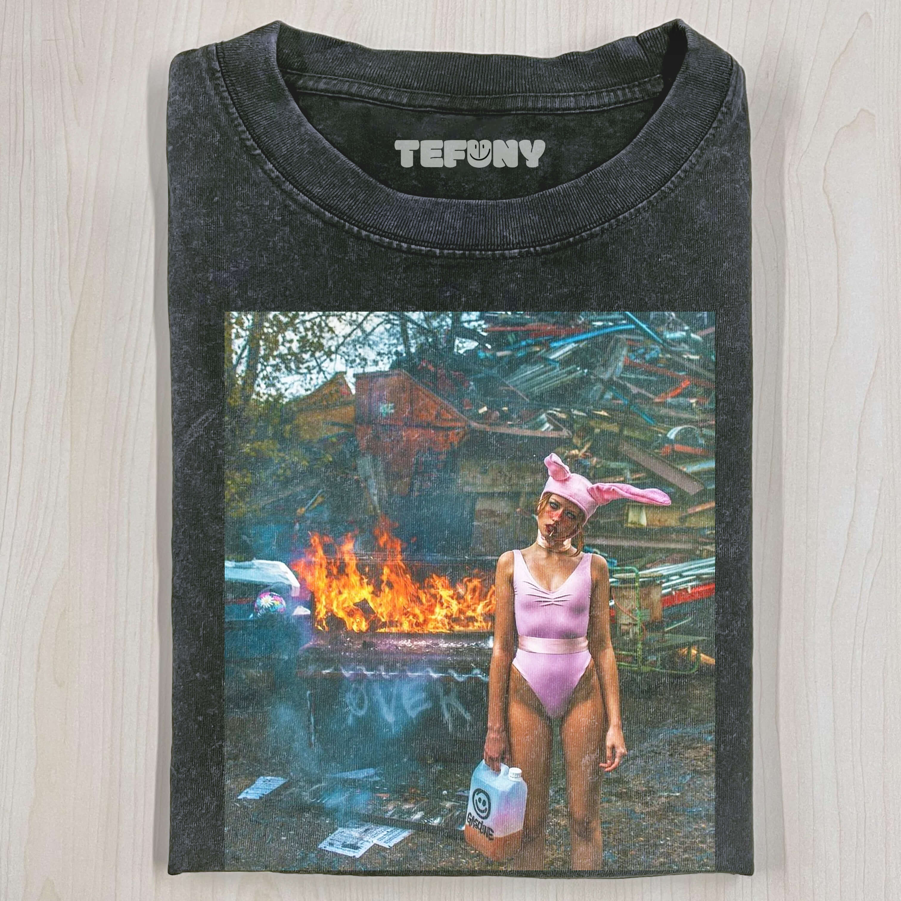 BUNNY GIRL T-SHIRT V2