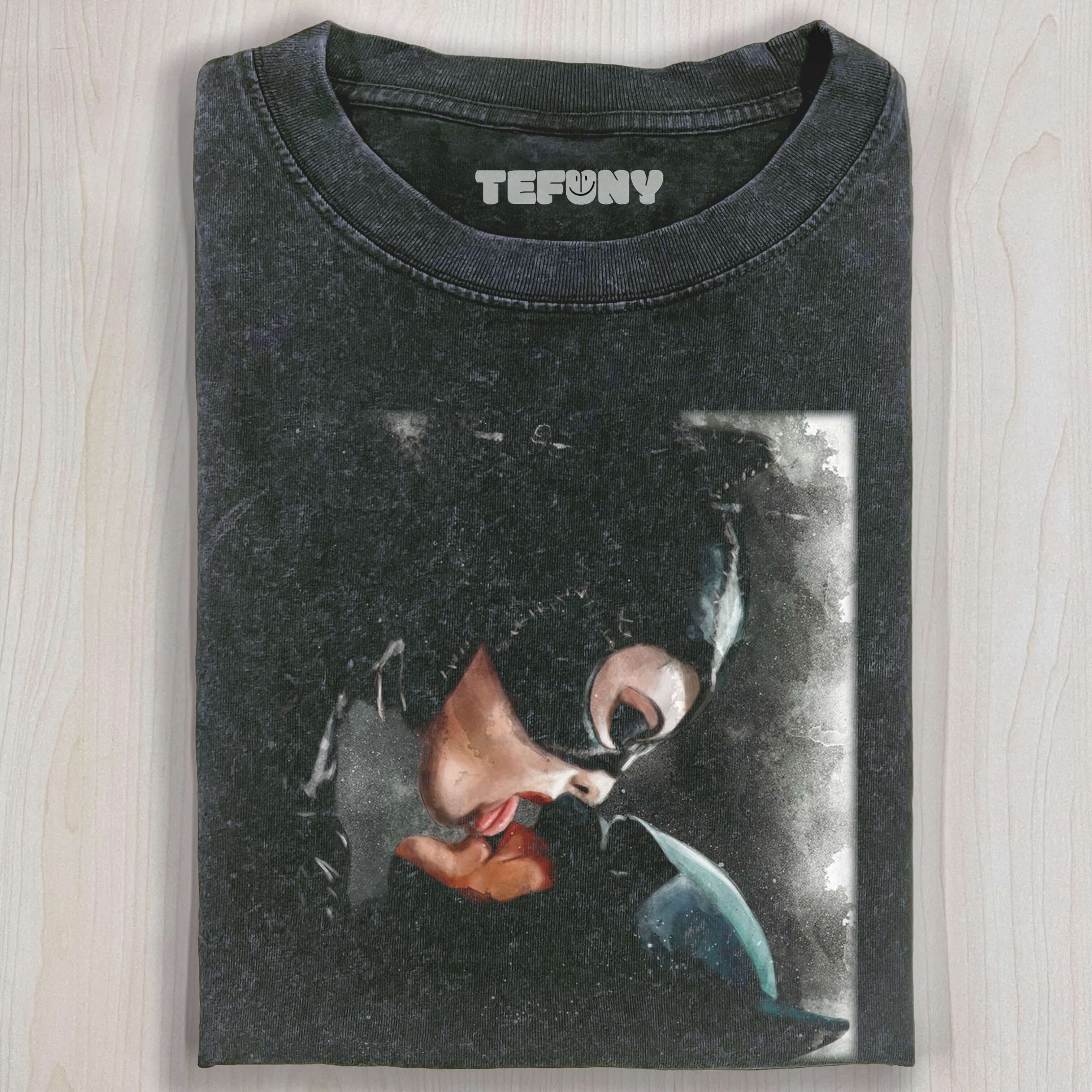 CATWOMAN KISSES BATMAN T-SHIRT