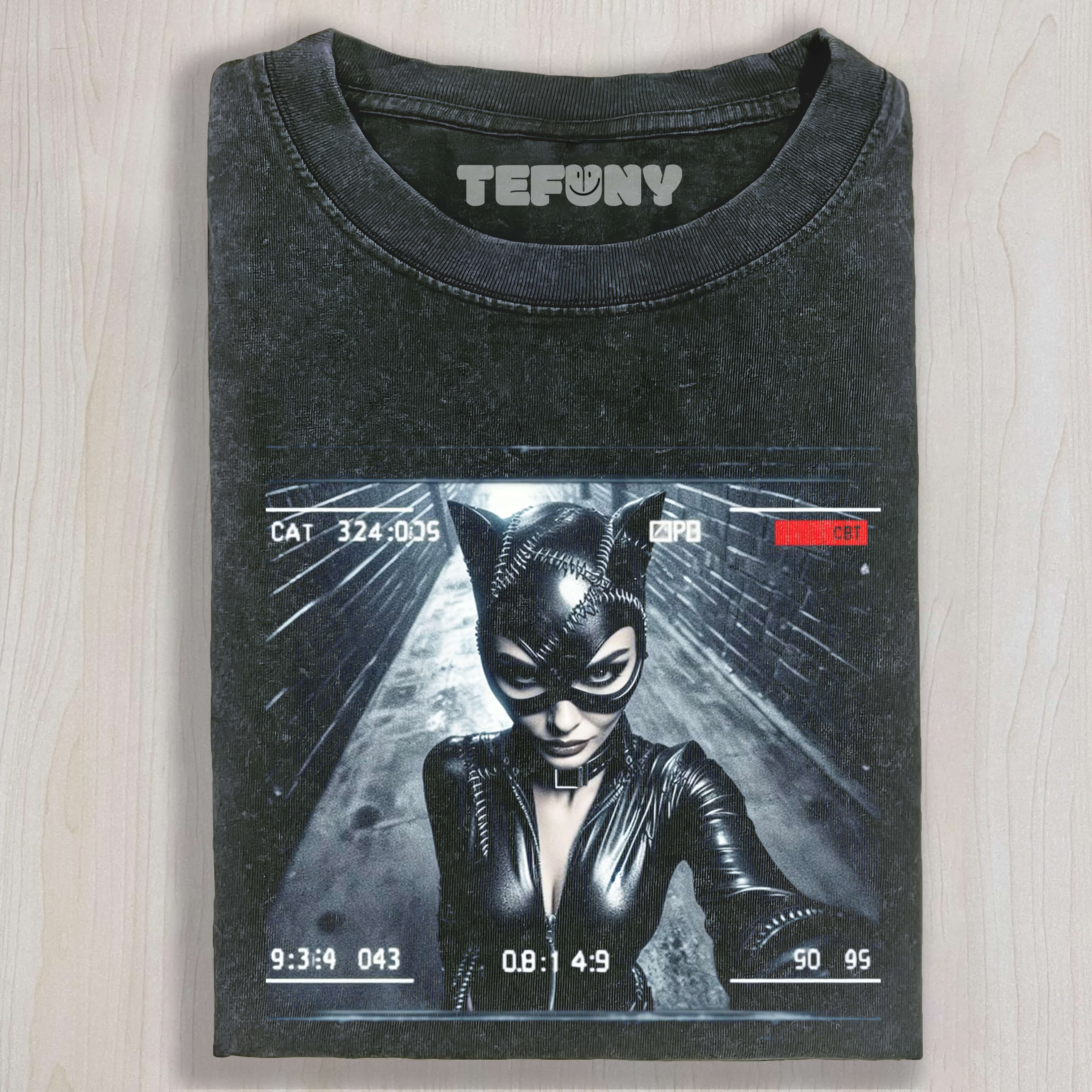 CATWOMAN IN THE LENS TEE & SWEAT & HOOD