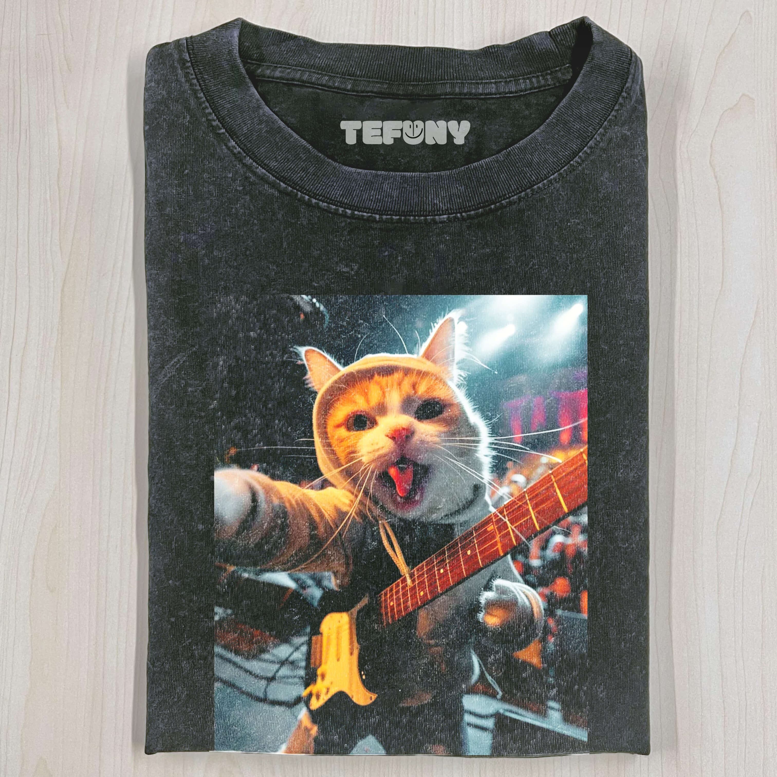 CAT PLAYING T-SHIRT V1
