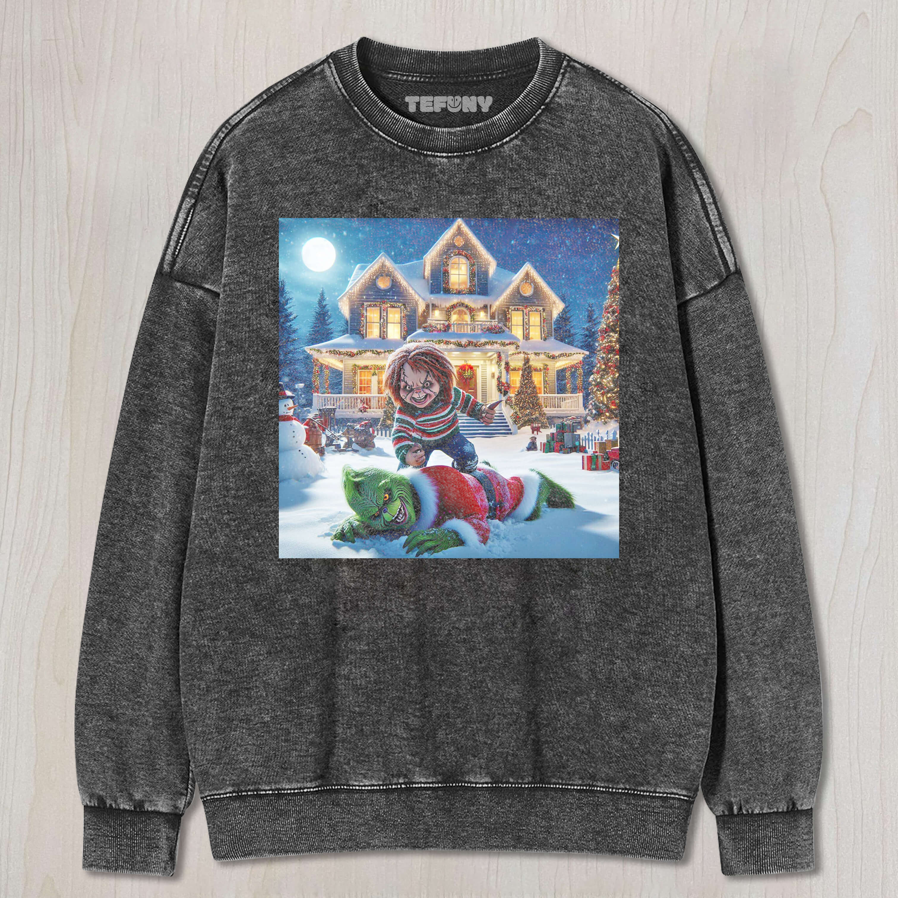 CHUCKY CHASES AFTER THE GRINCH T-SHIRT & LONG SLEEVES & HOODIES