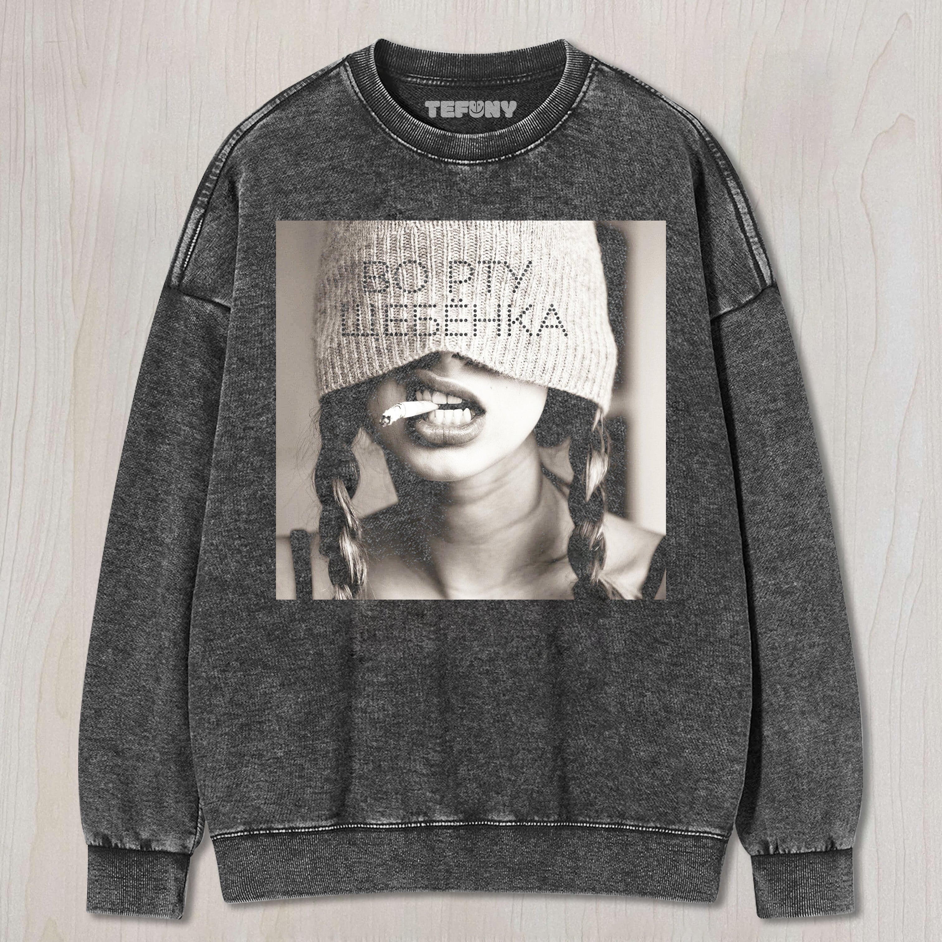 COOL GIRL SMOKING T-SHIRT