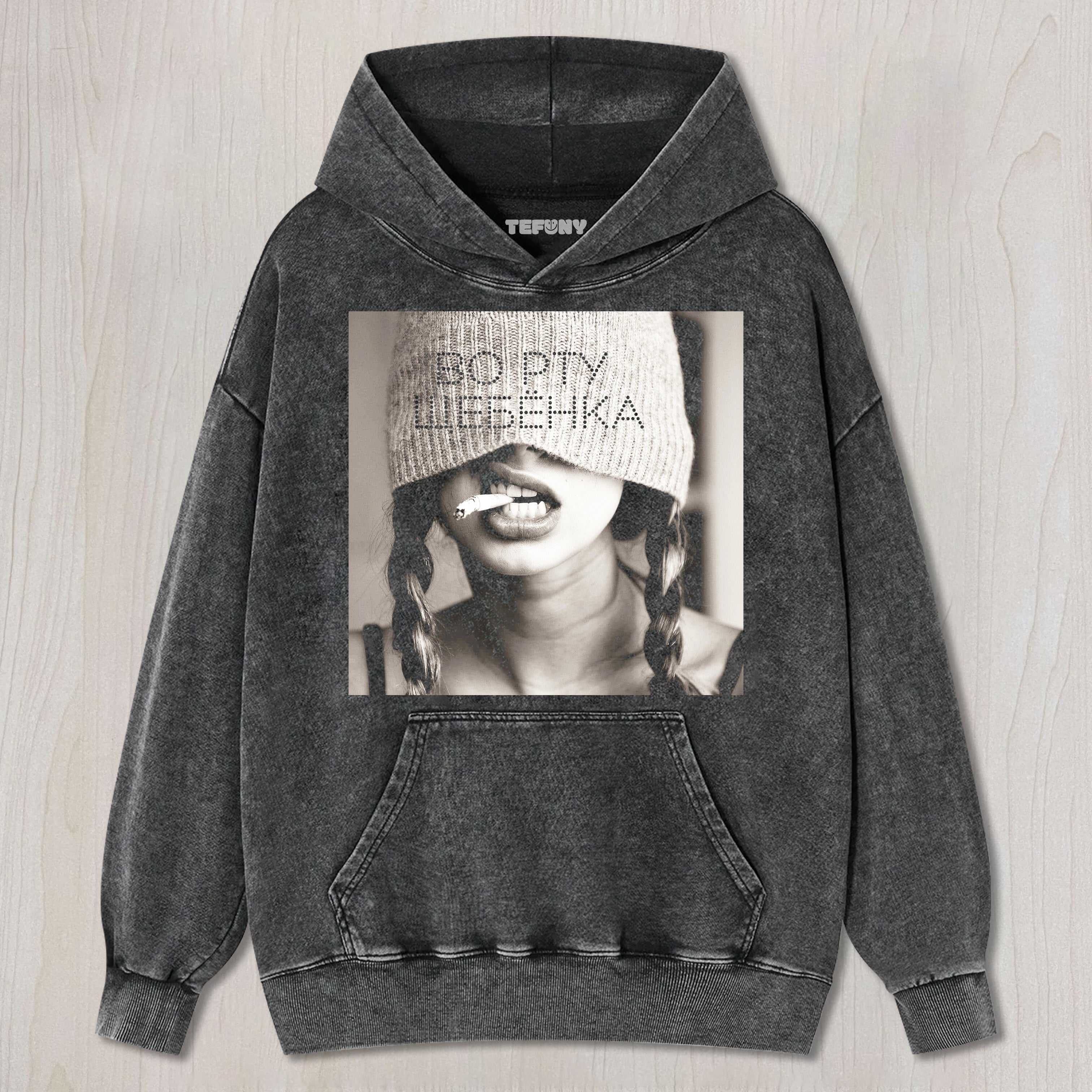 COOL GIRL SMOKING T-SHIRT