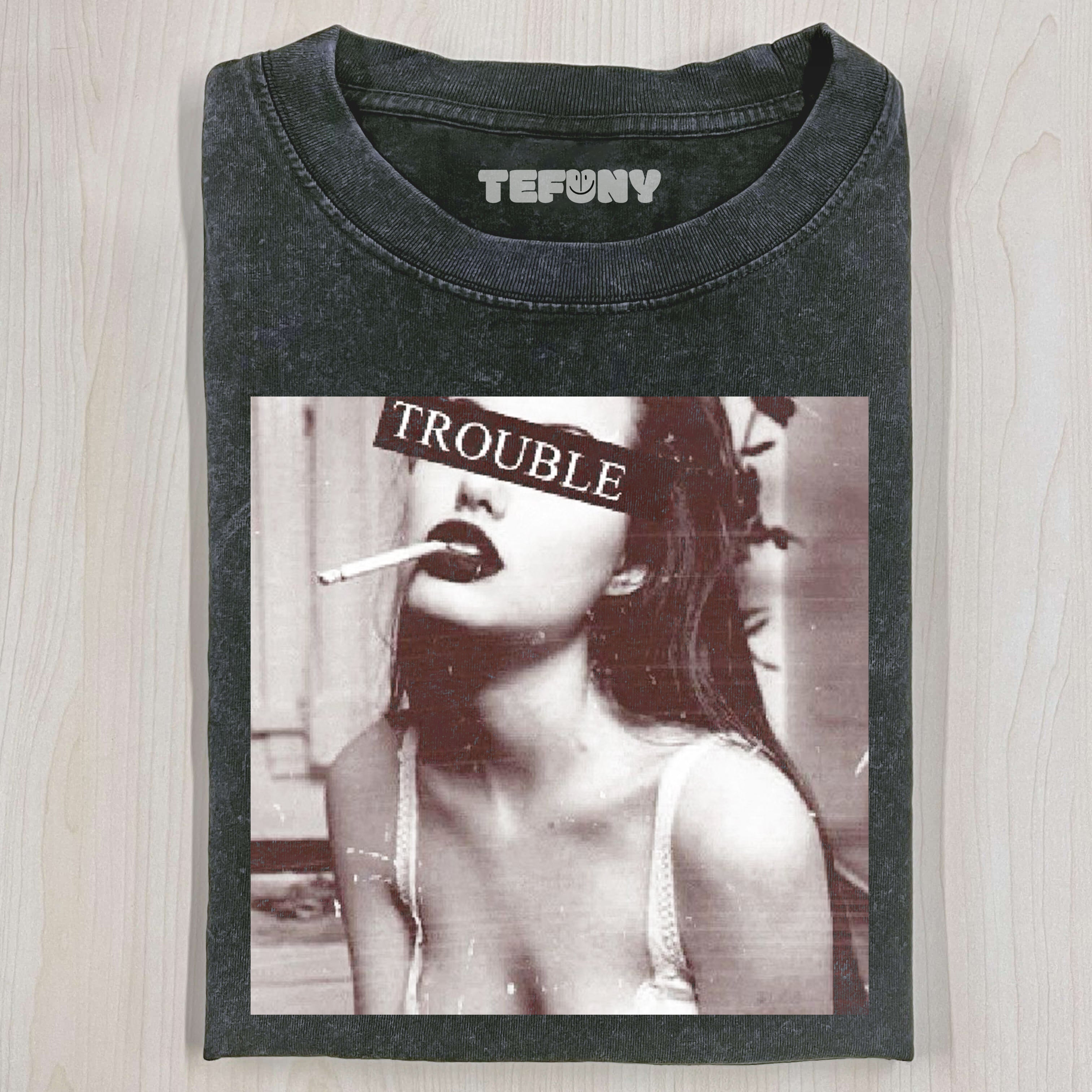 COOL GIRL SMOKING T-SHIRT V1