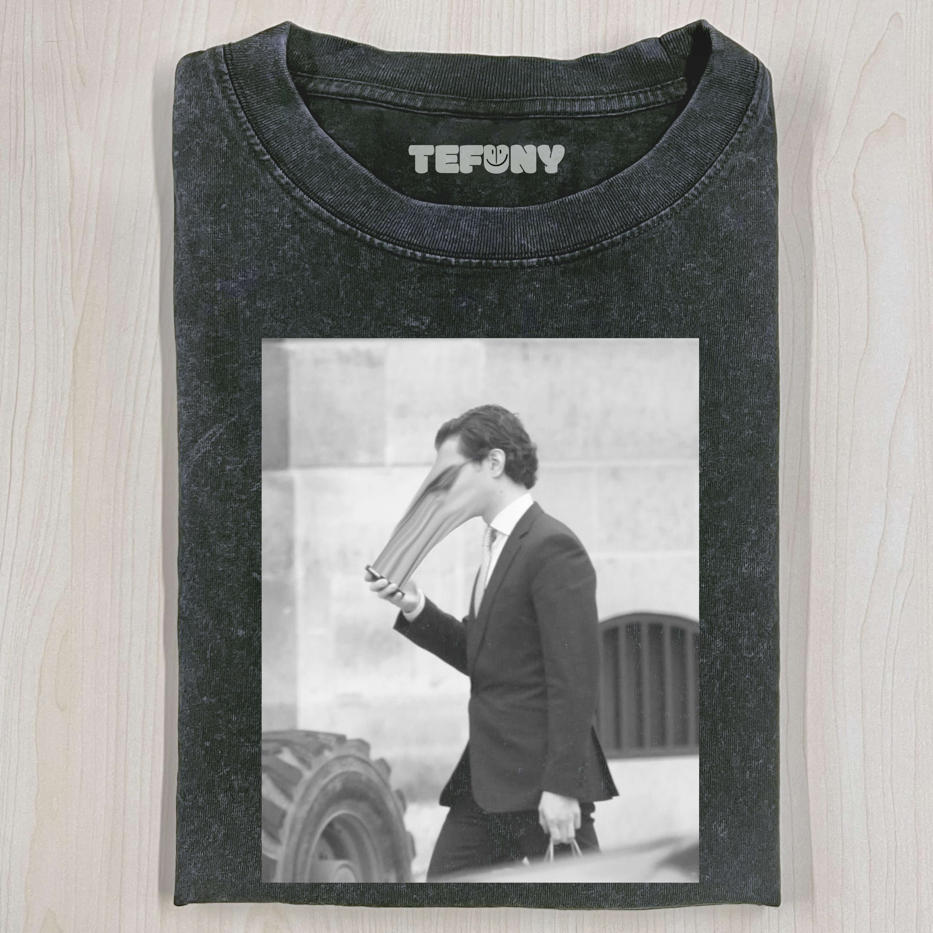 FACE LOOKING AT MOBILE PHONE T-SHIRT