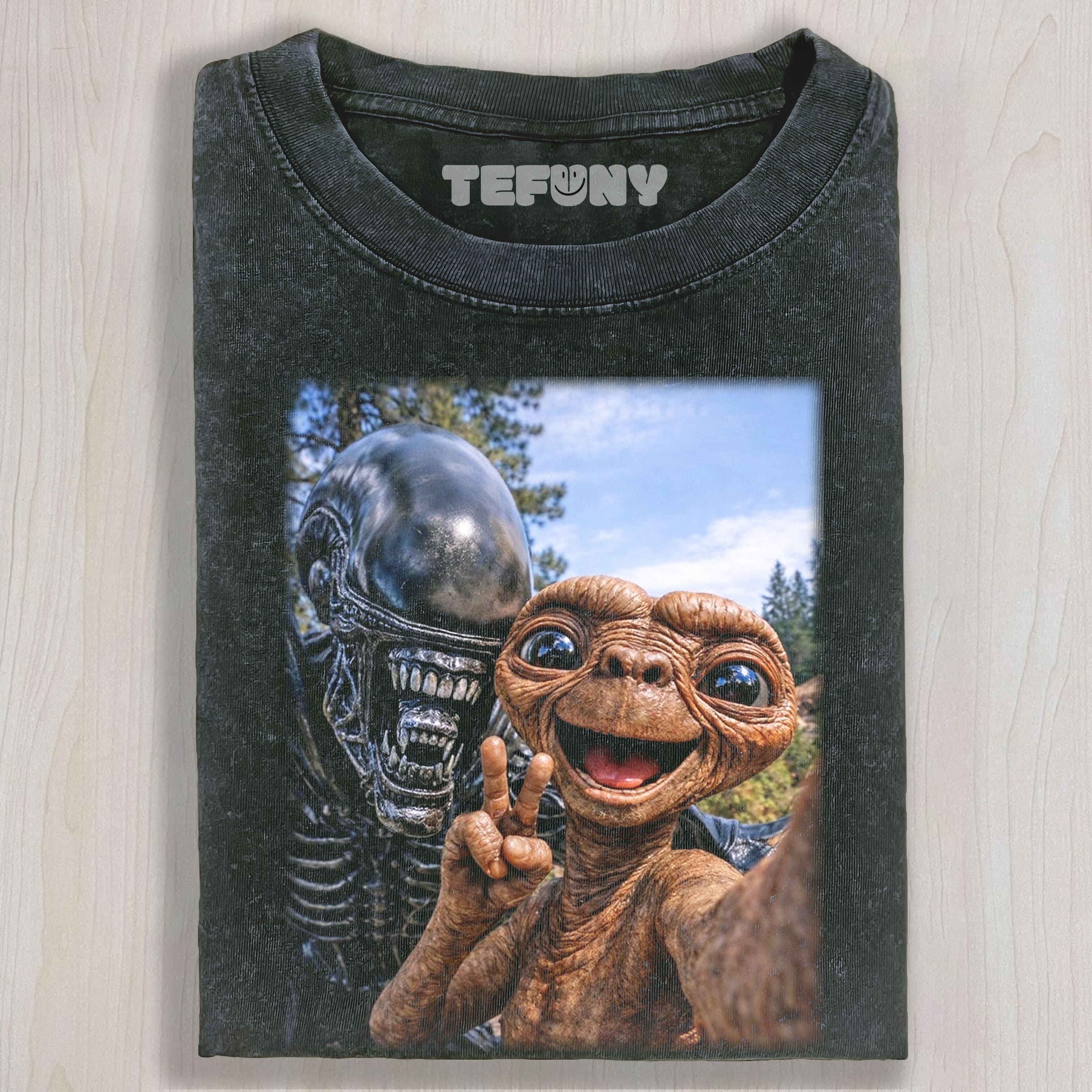 FUNNY ALIEN SELFIE TEE & SWEAT & HOOD