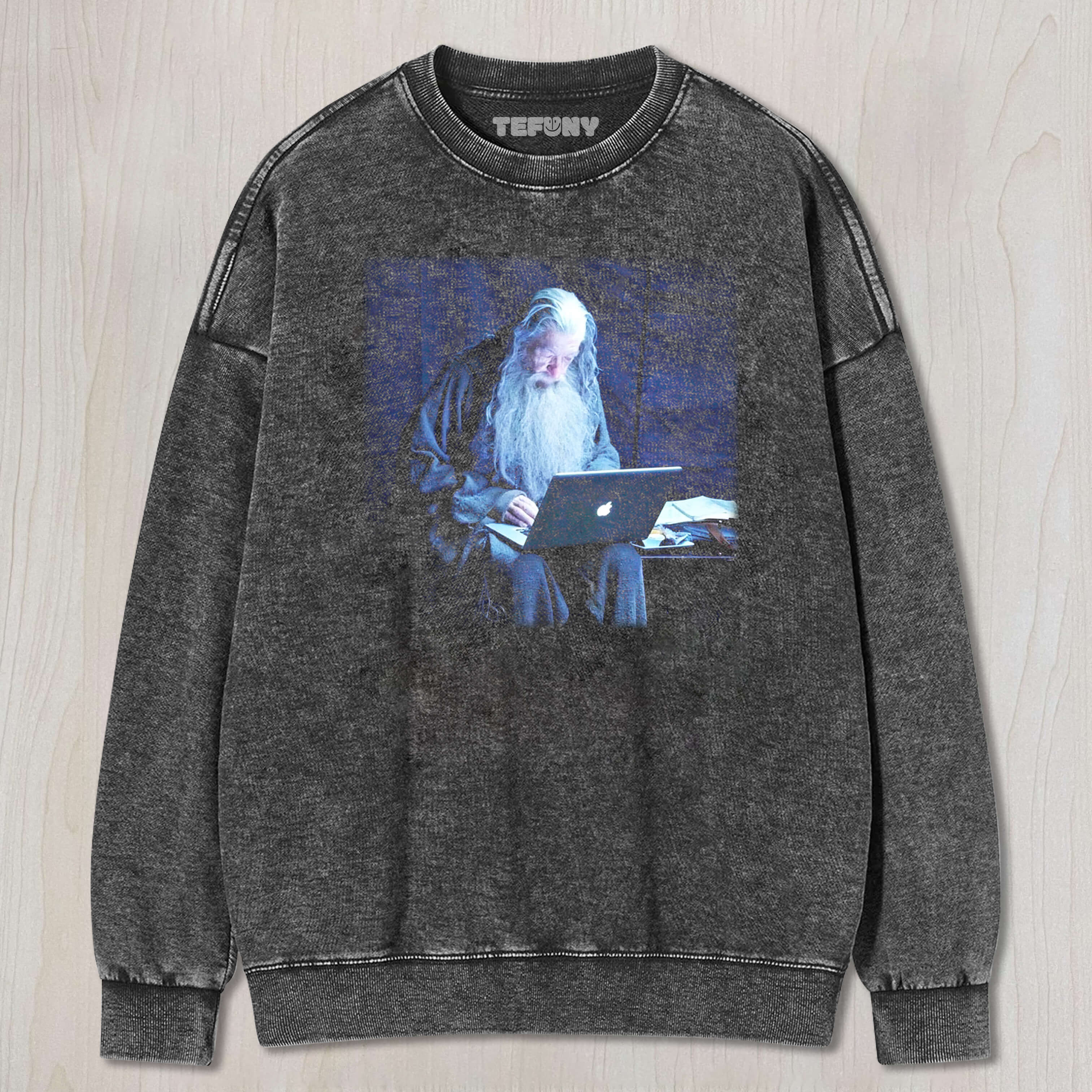 GANDALF IS USING A LAPTOP TEE & SWEAT & HOOD