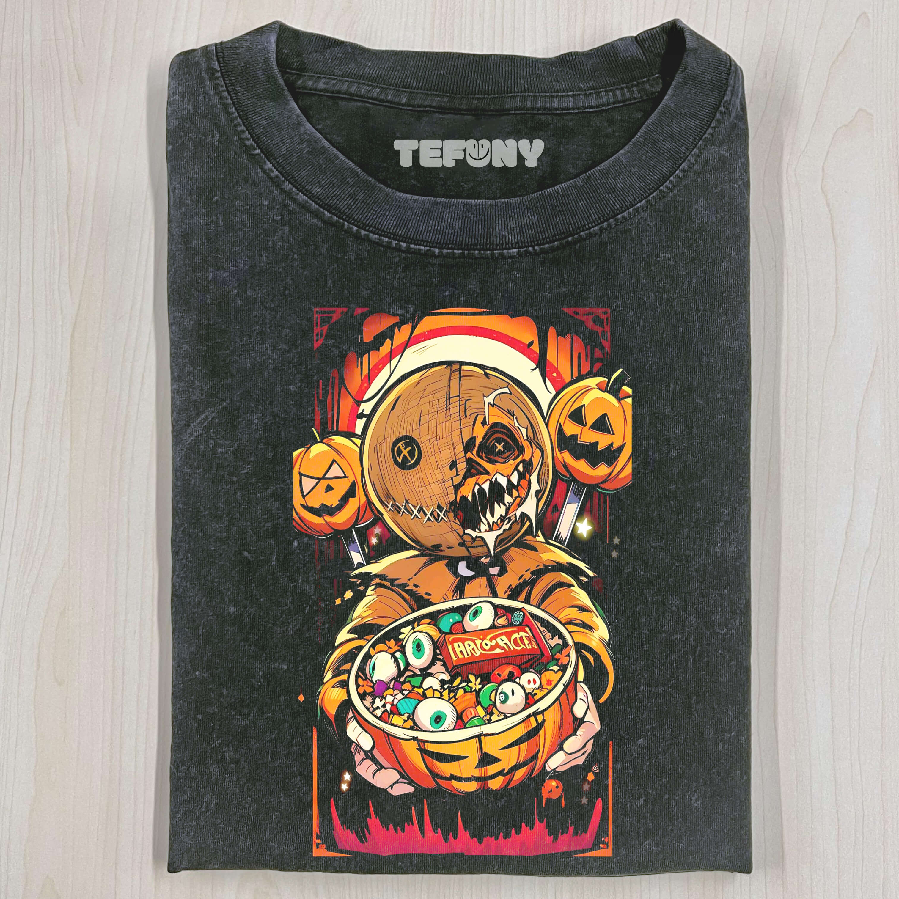 HALLOWEEN CLOWN HOLDING CANDY T-SHIRT