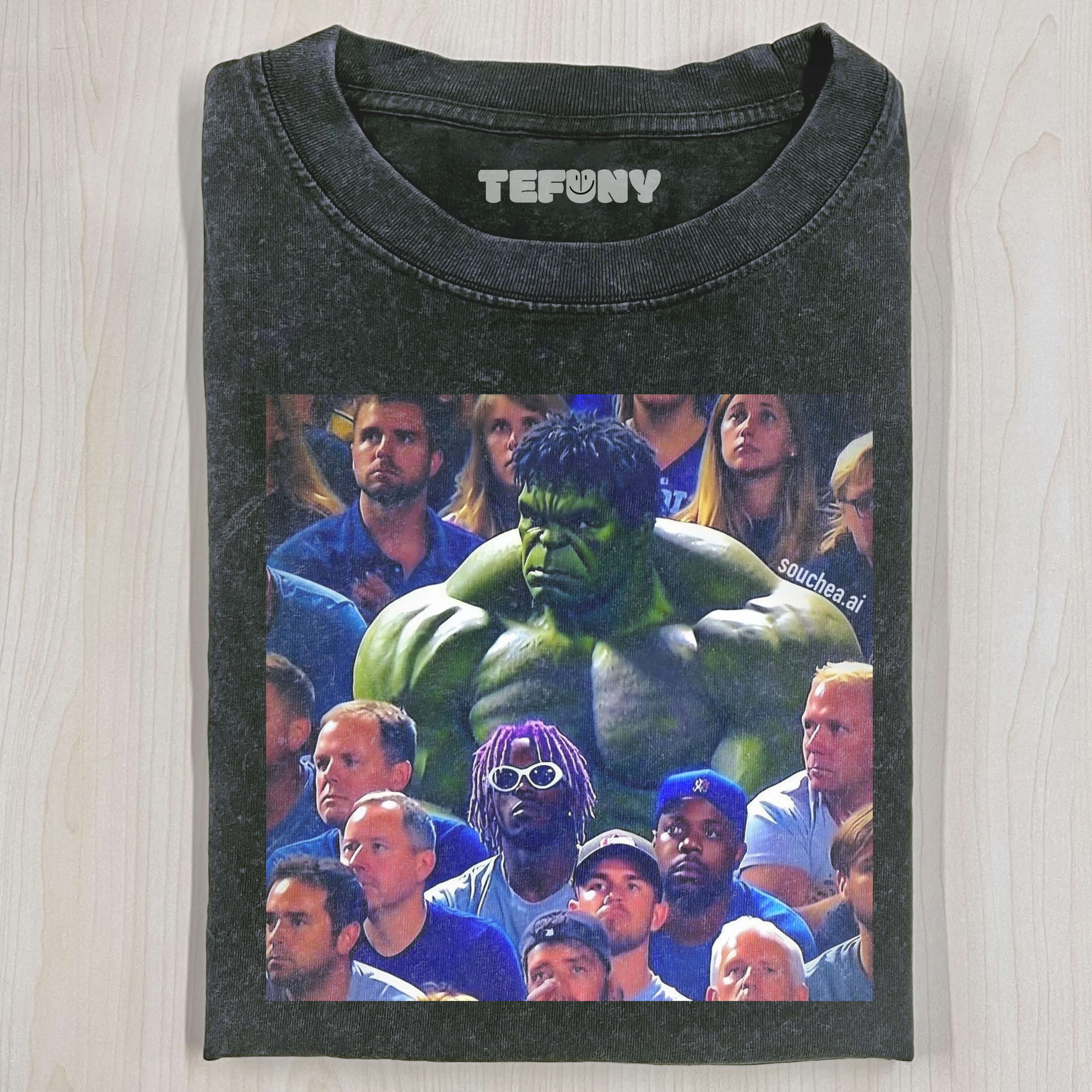 HULK WATCHES THE GAME T-THIRT