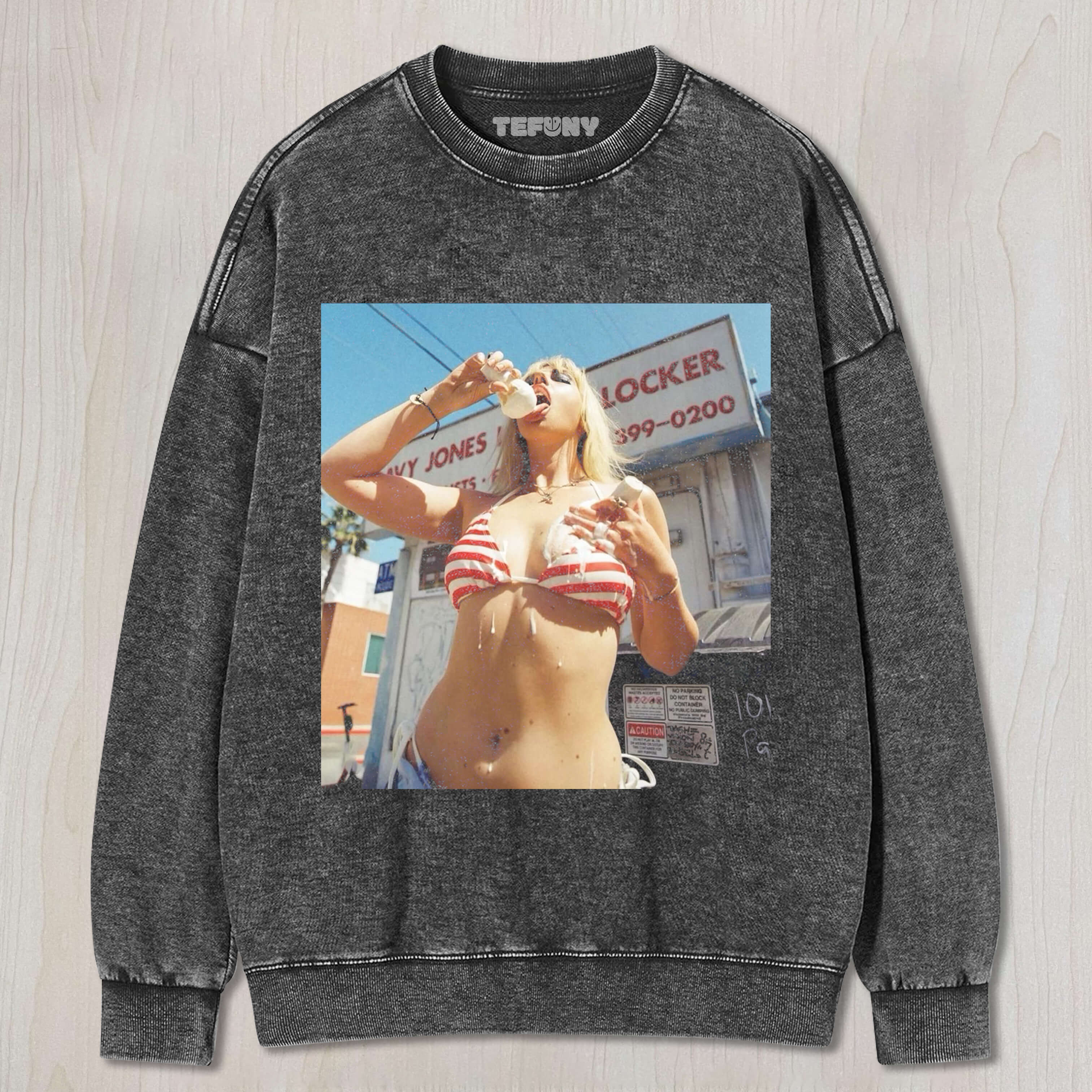 ICE CREAM DRIPPING ON THE BODY T-SHIRT