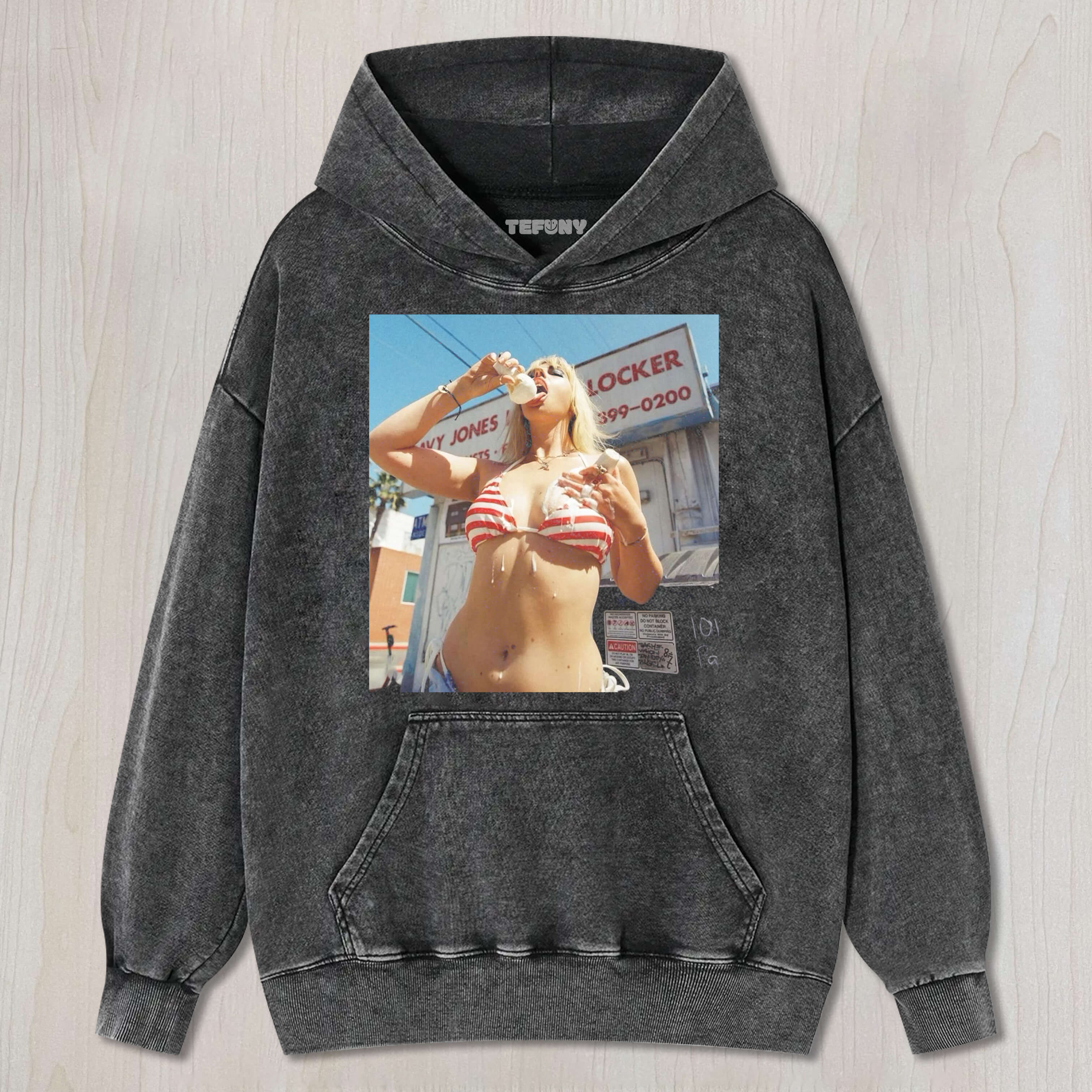 ICE CREAM DRIPPING ON THE BODY T-SHIRT