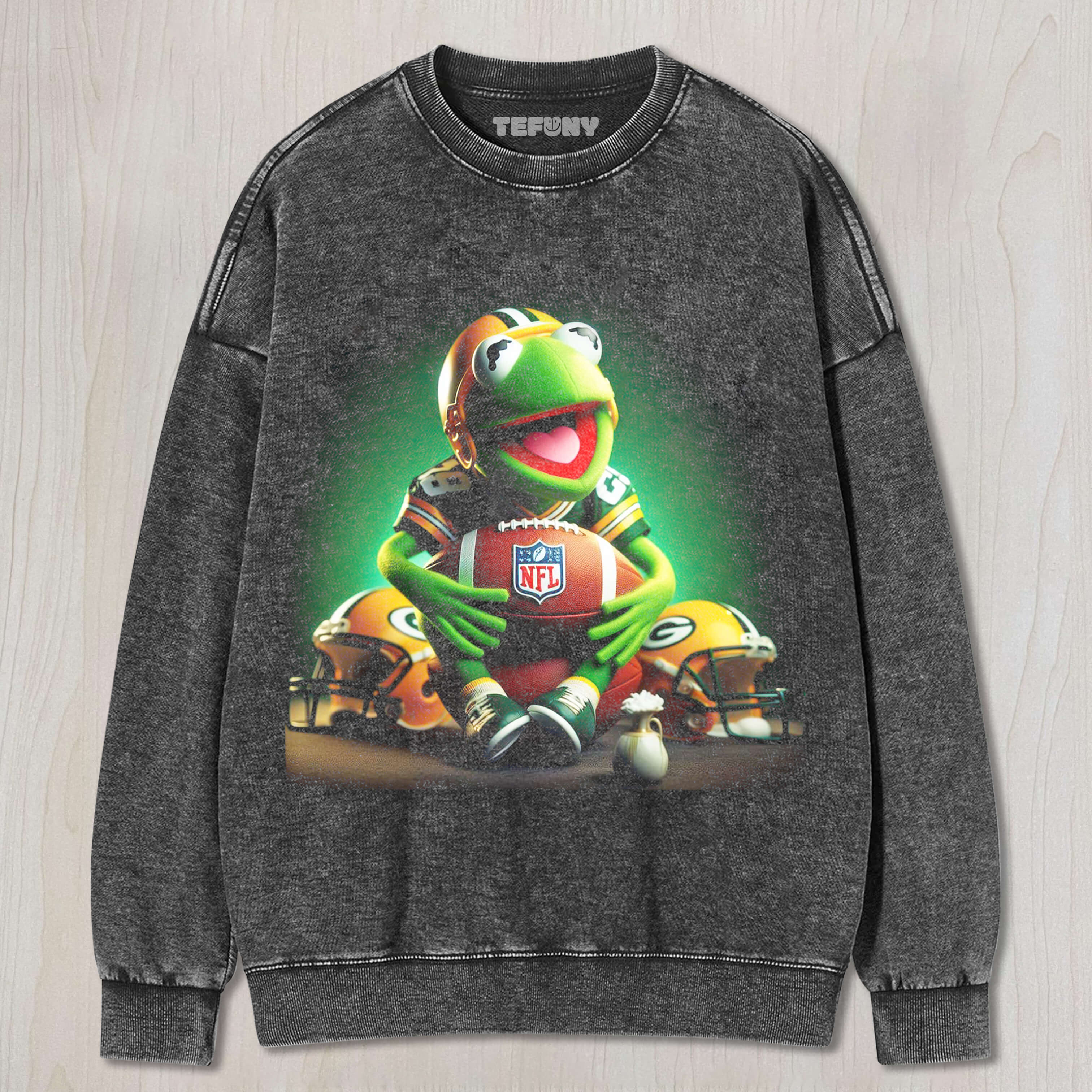KERMIT THE FROG PLAYS FOOTBALL T-SHIRT