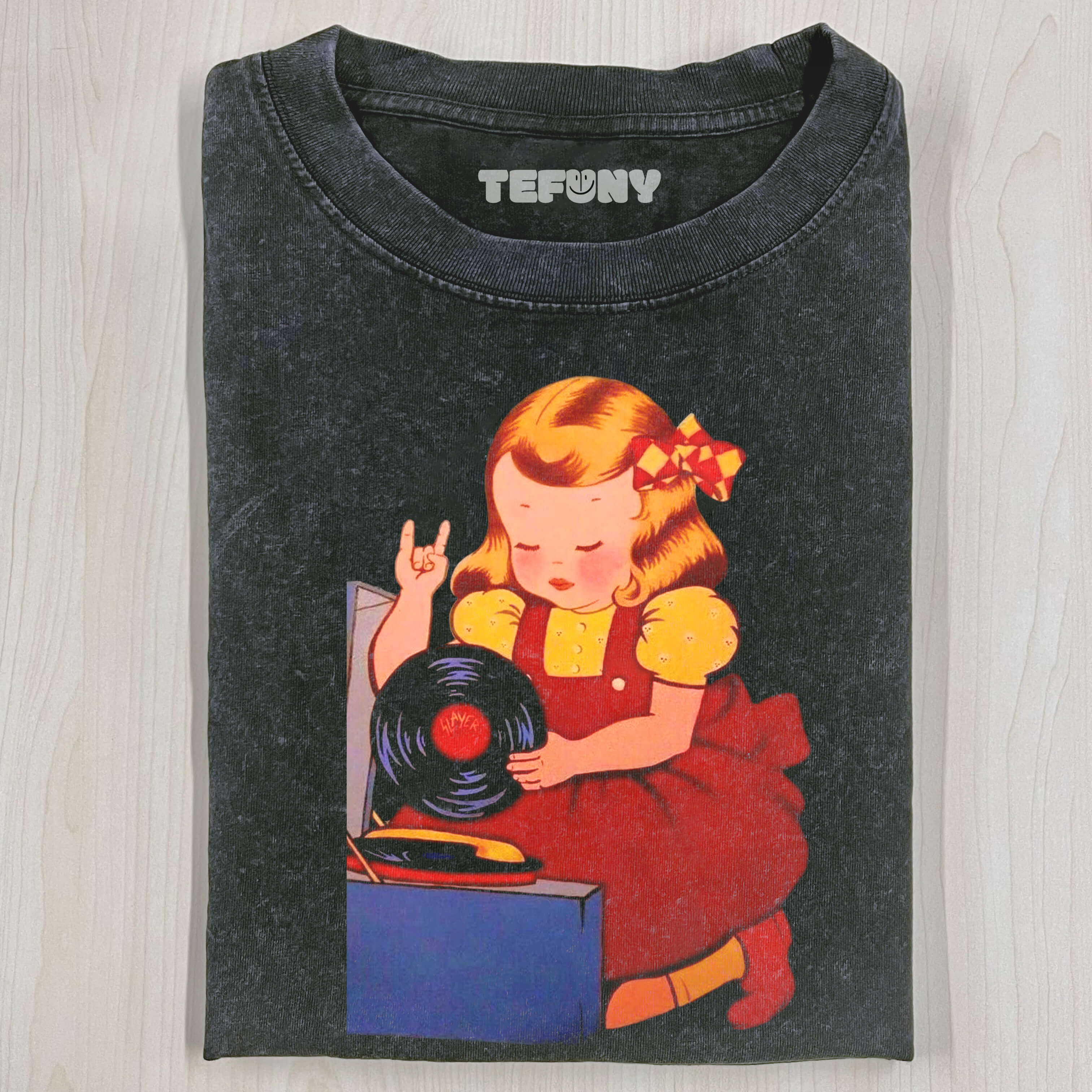 LITTLE GIRL LISTENING TO MUSIC T-SHIRT