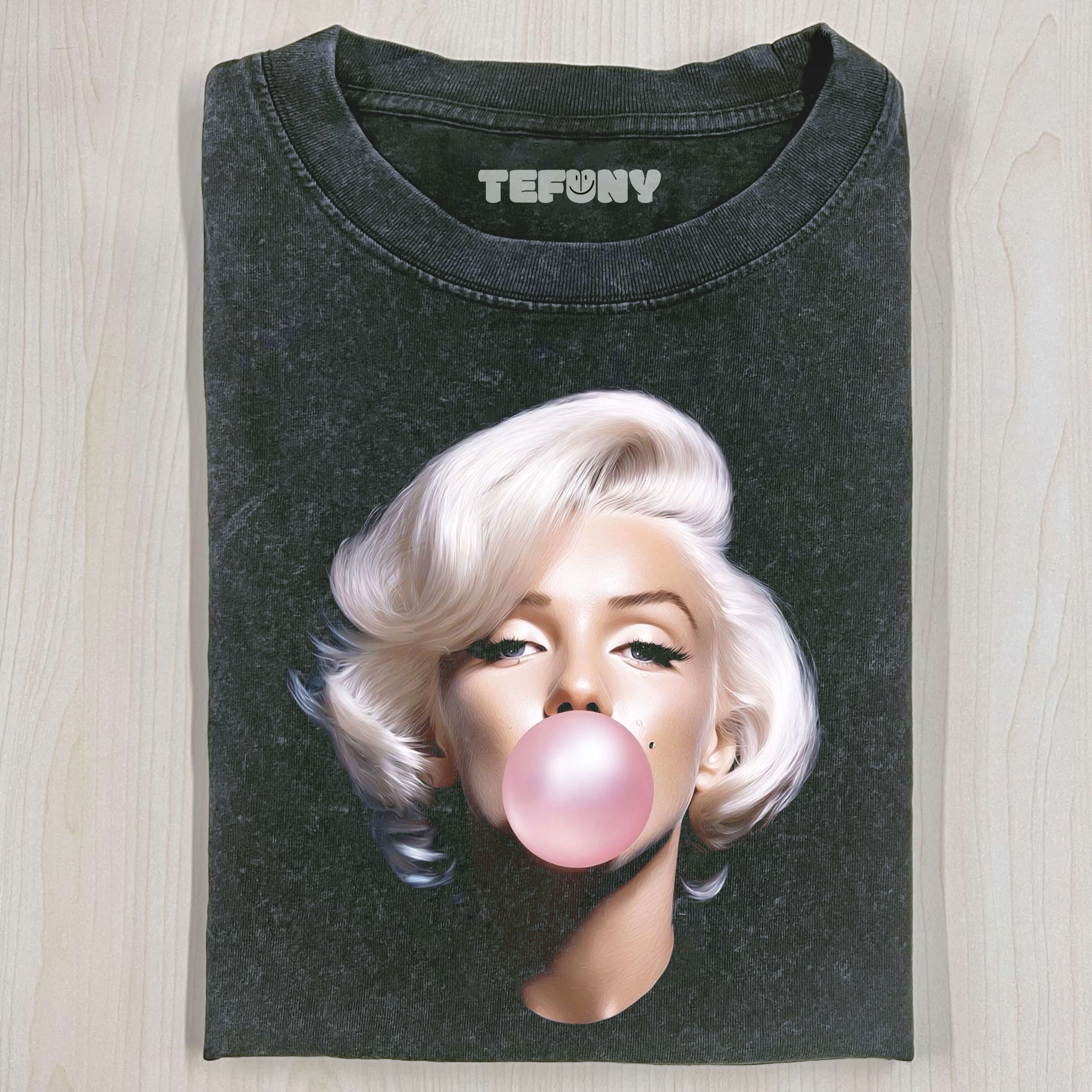MARILYN MONROE BLOWING BUBBLES T-SHIRT