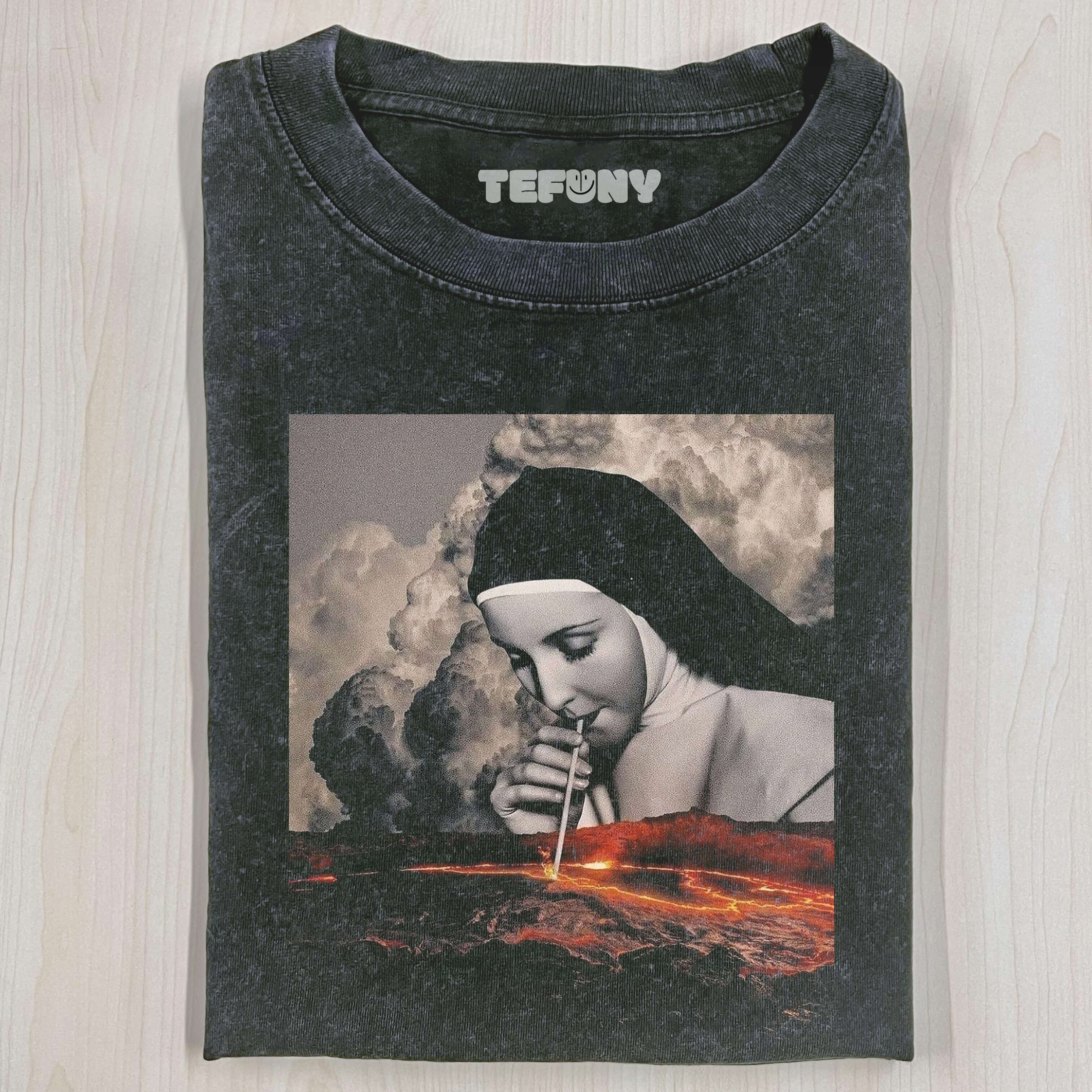 NUNS T-SHIRT