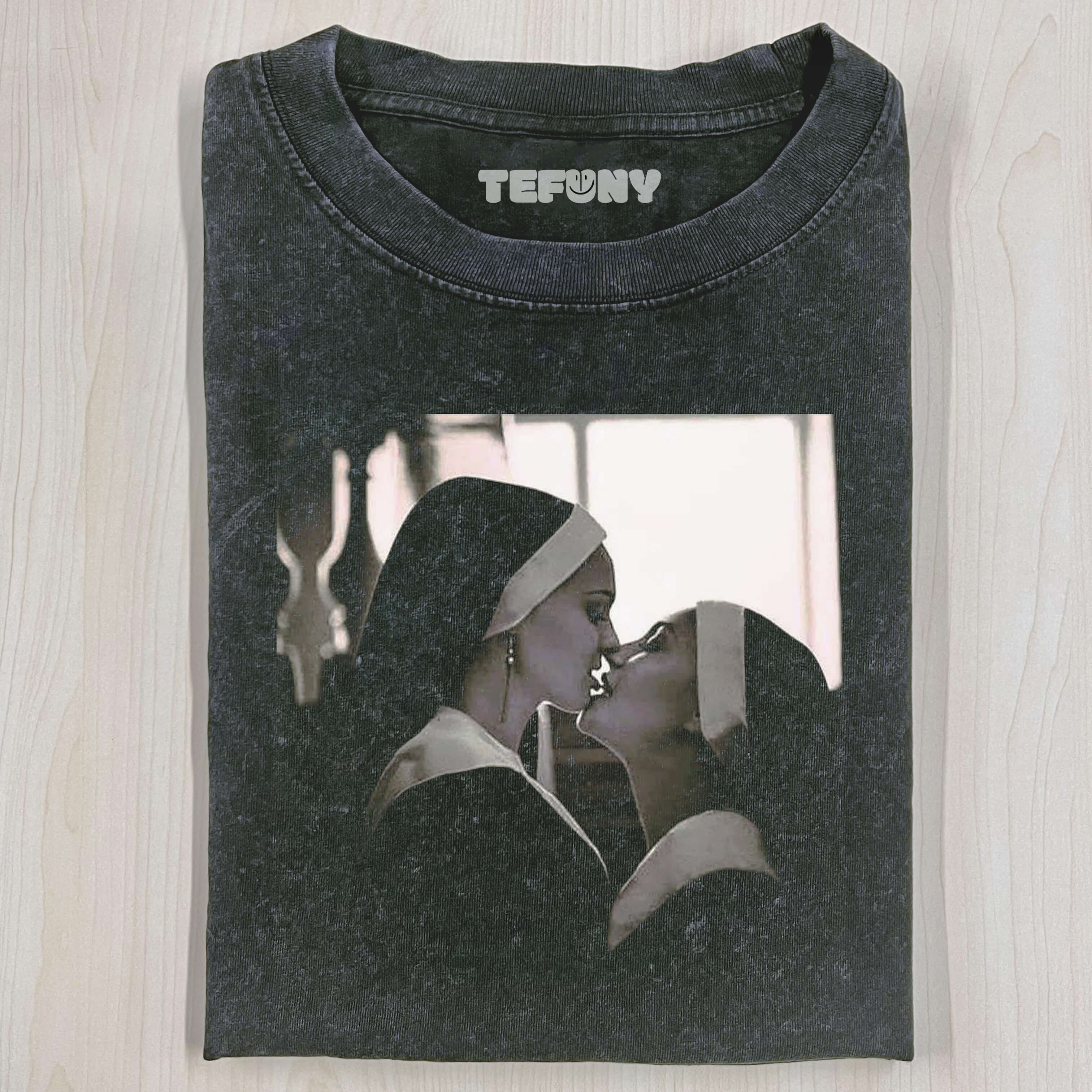 NUNS T-SHIRT