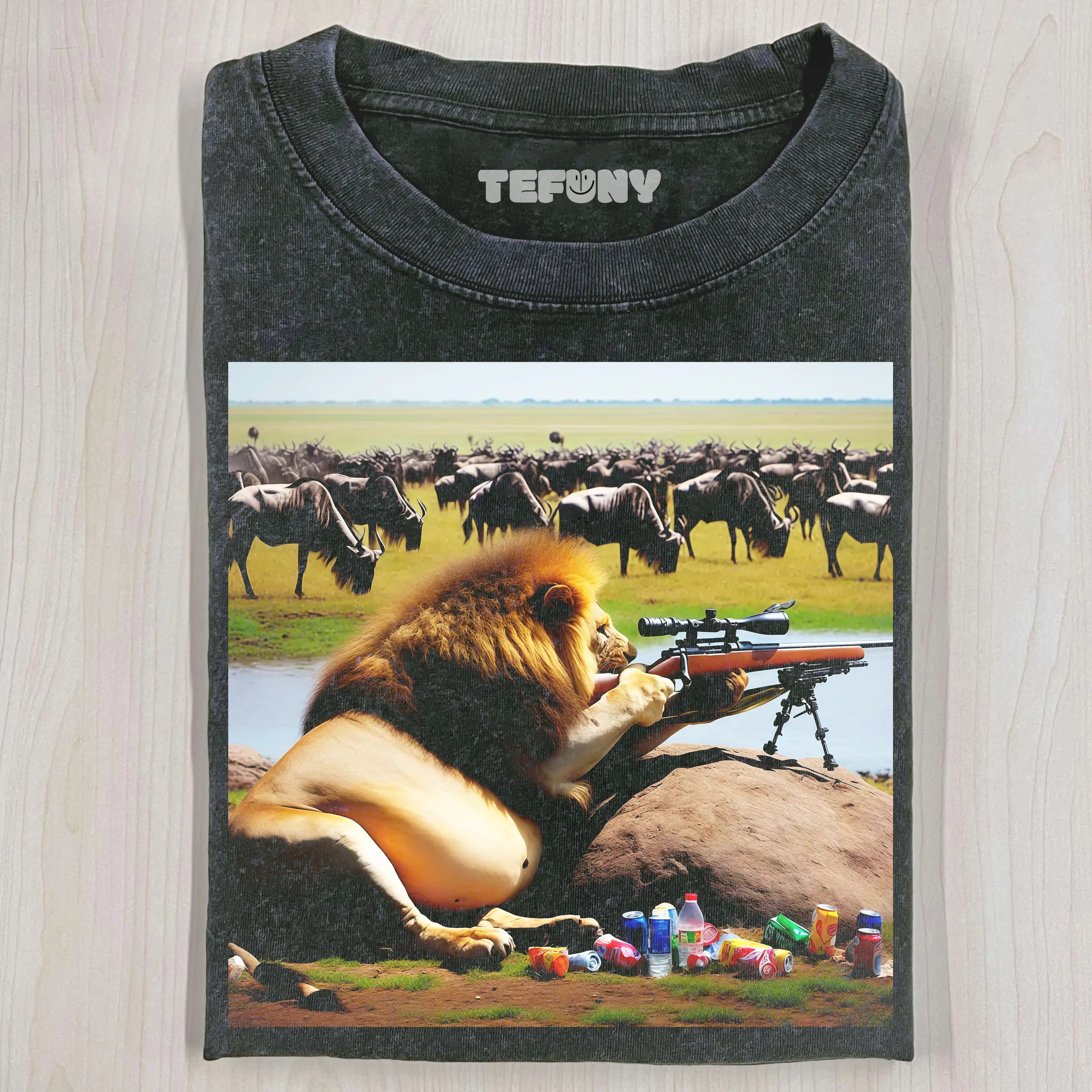 LION HUNTING T-THIRT