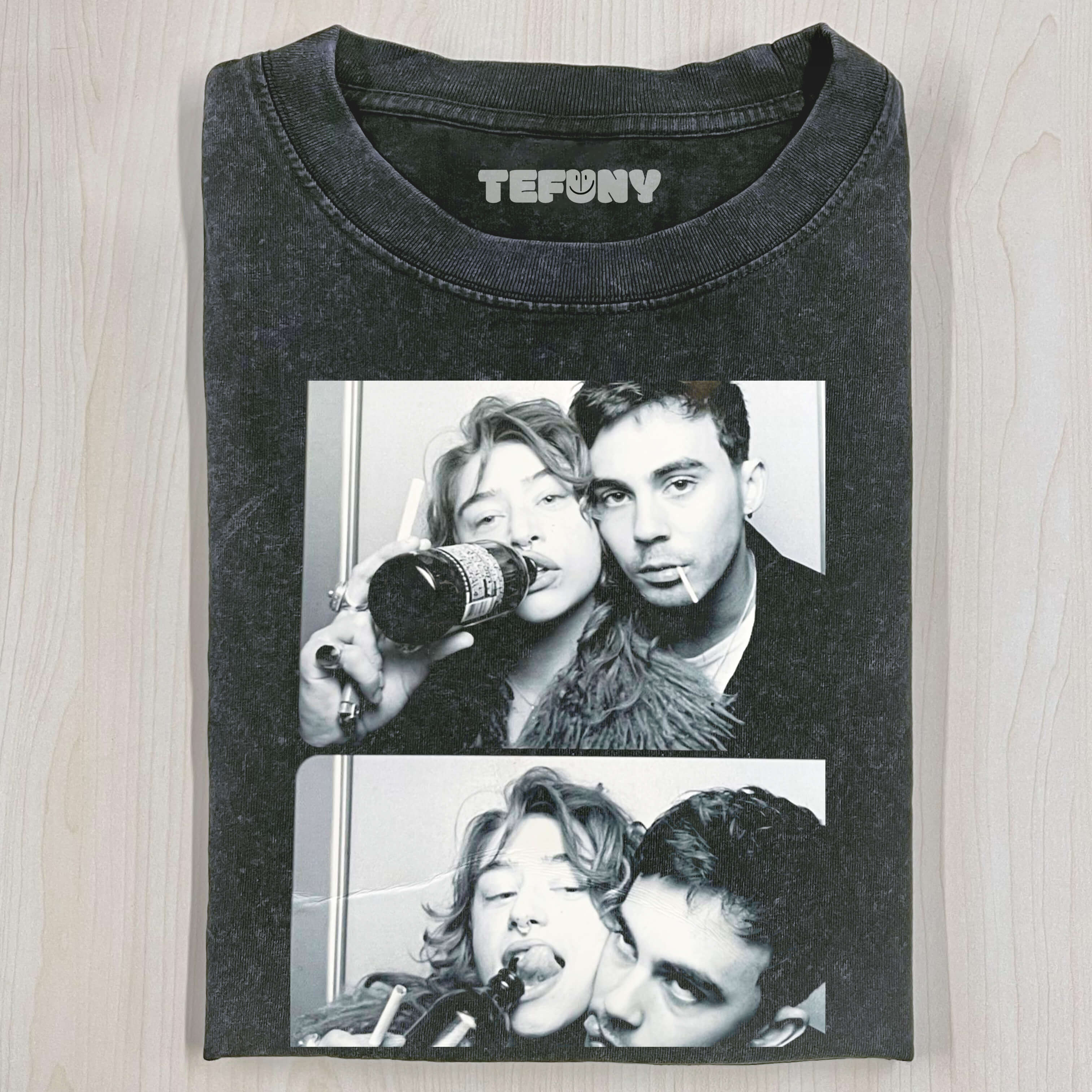 RETRO COUPLE DRINKING T-SHIRT