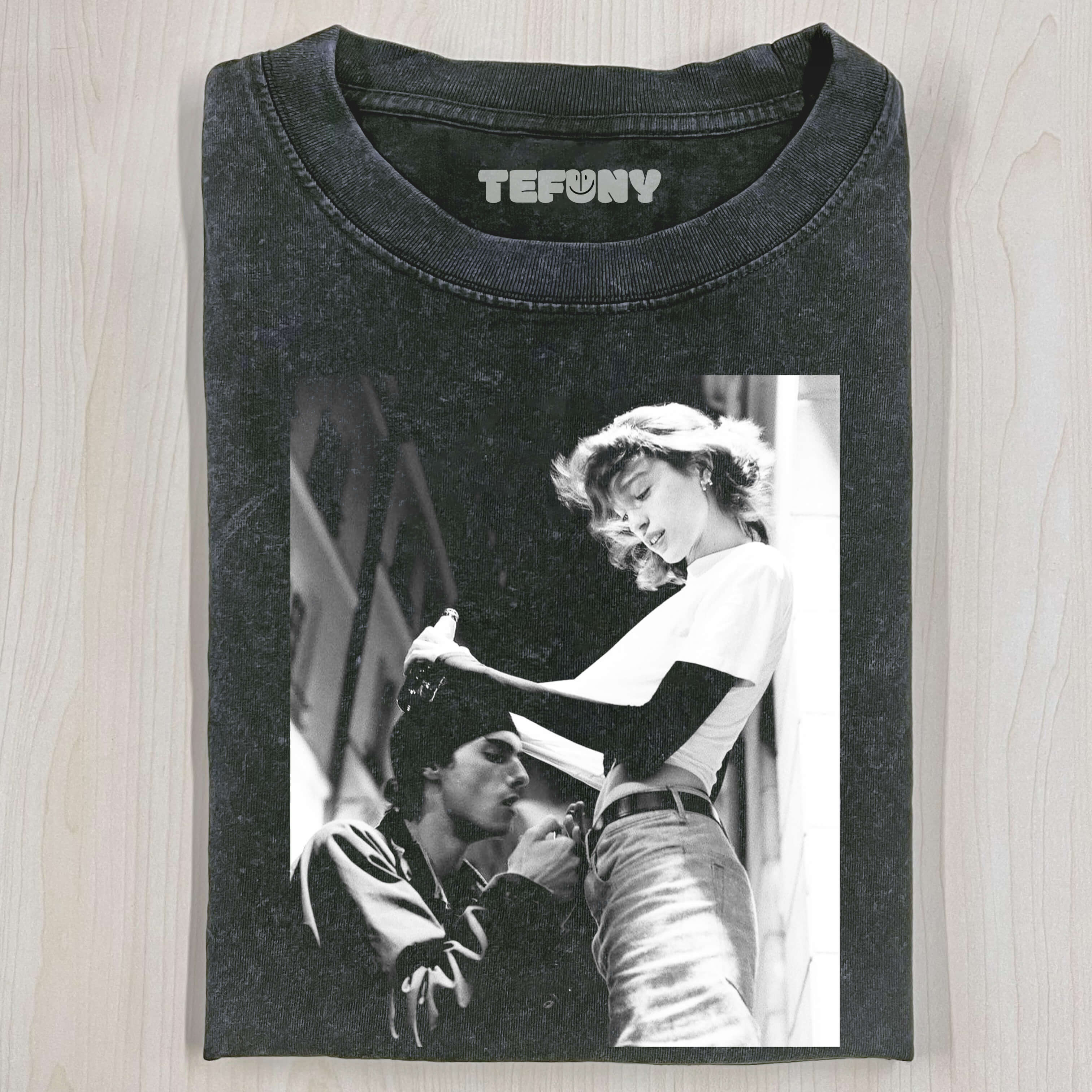RETRO COUPLE STREET T-SHIRT
