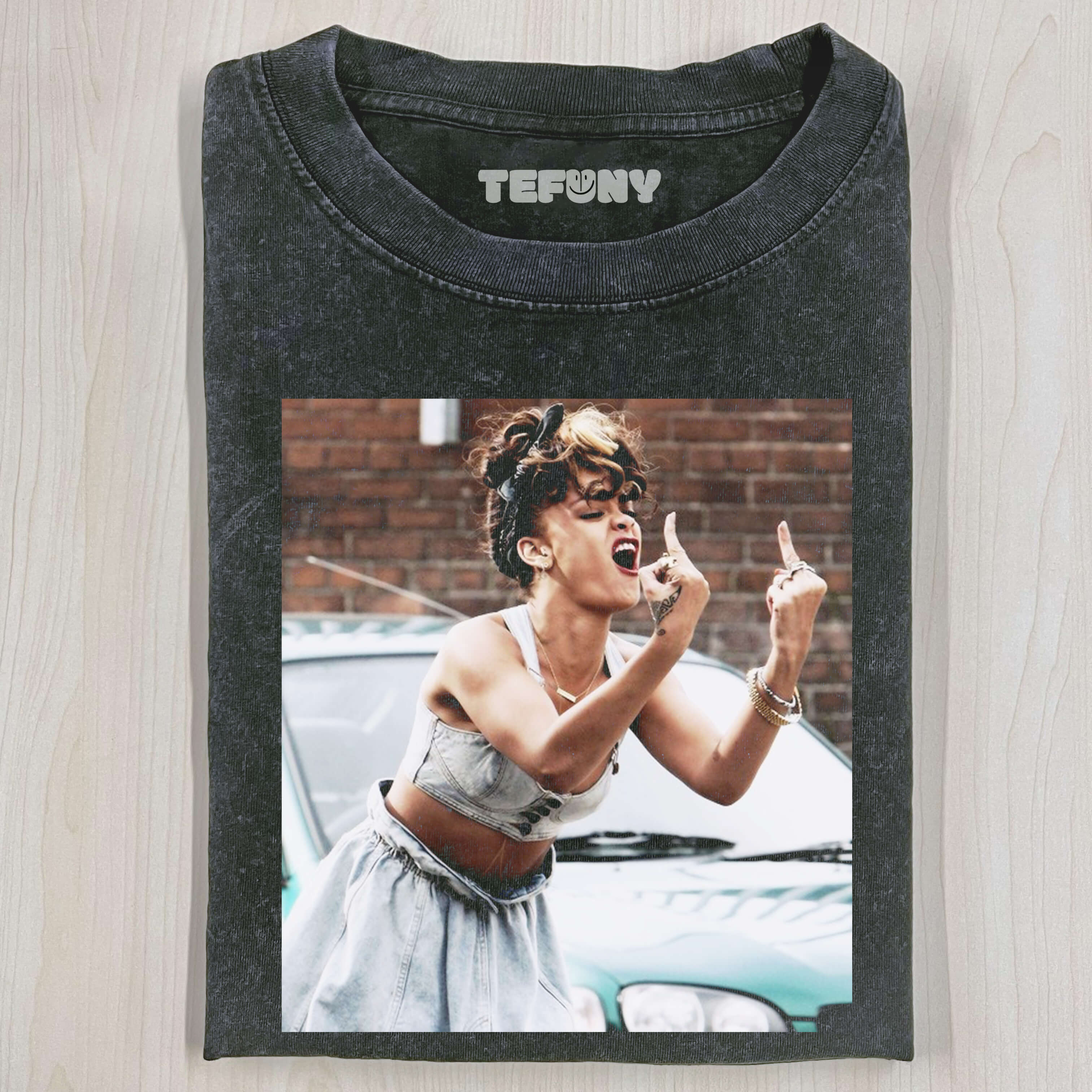 RIHANNA GIVES THE MIDDLE FINGER T-SHIRT