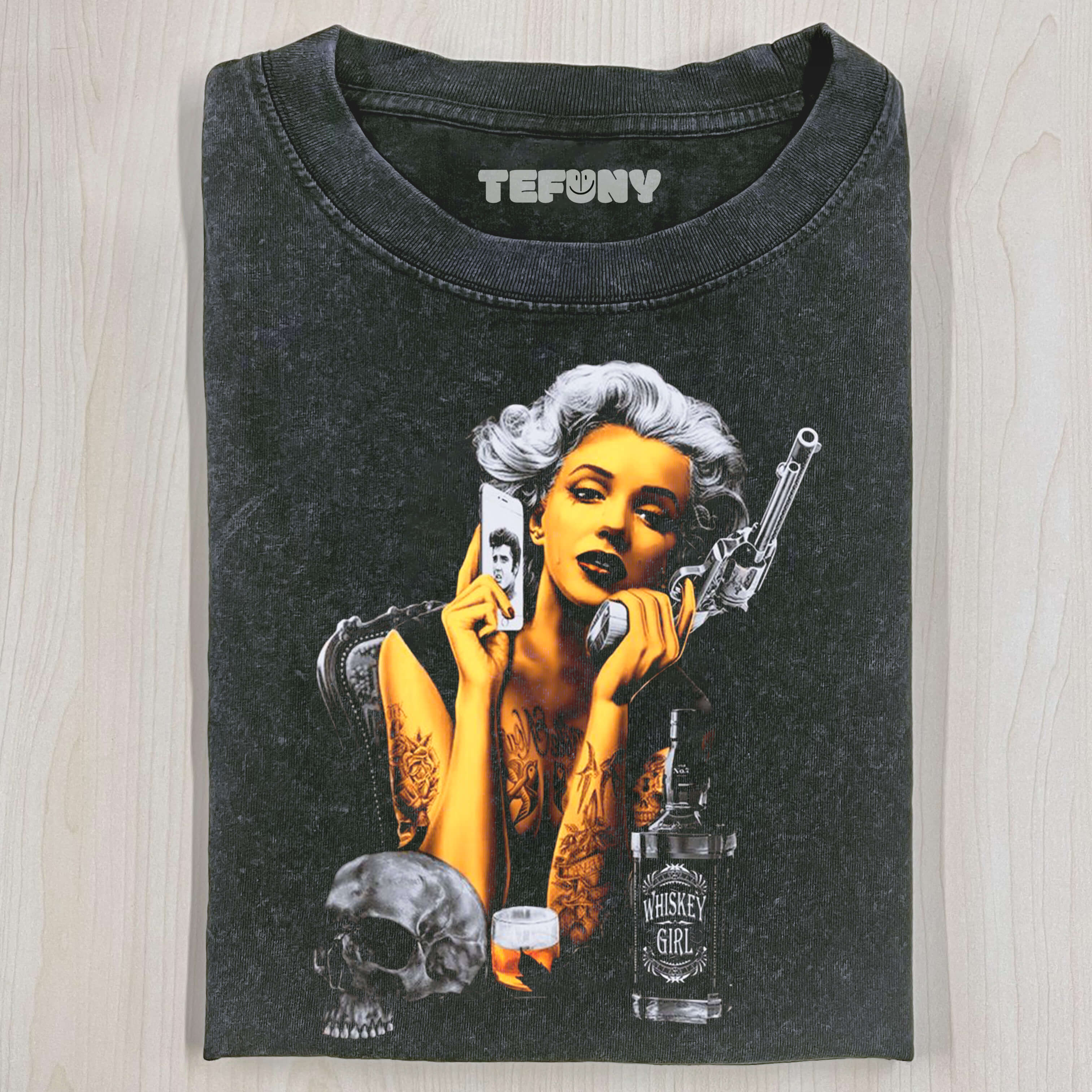 SEXY MARILYN MONROE DRINKING T-SHIRT