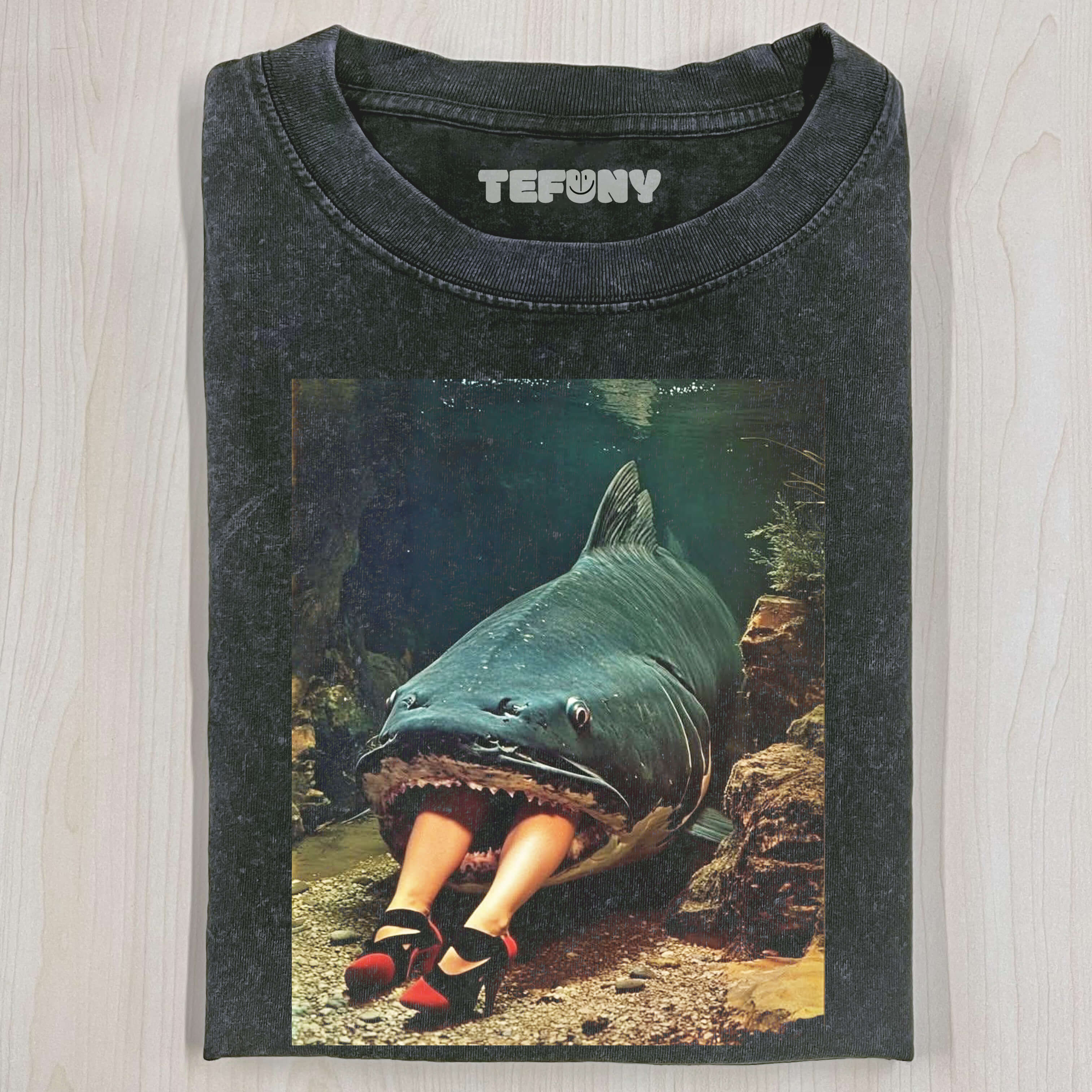 SHARK EATS PEOPLE T-SHIRT V1