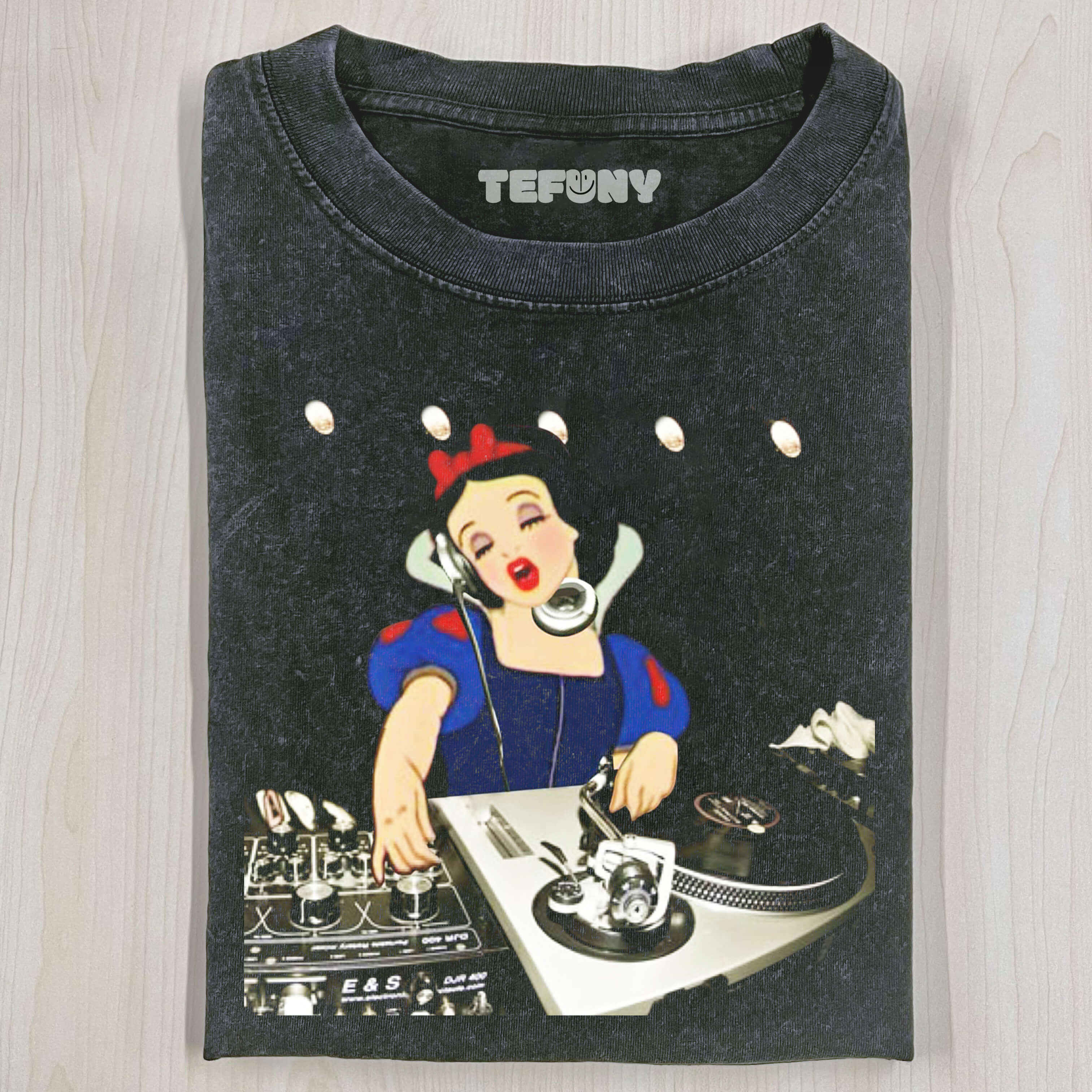 SNOW WHITE PARODY T-SHIRT V2