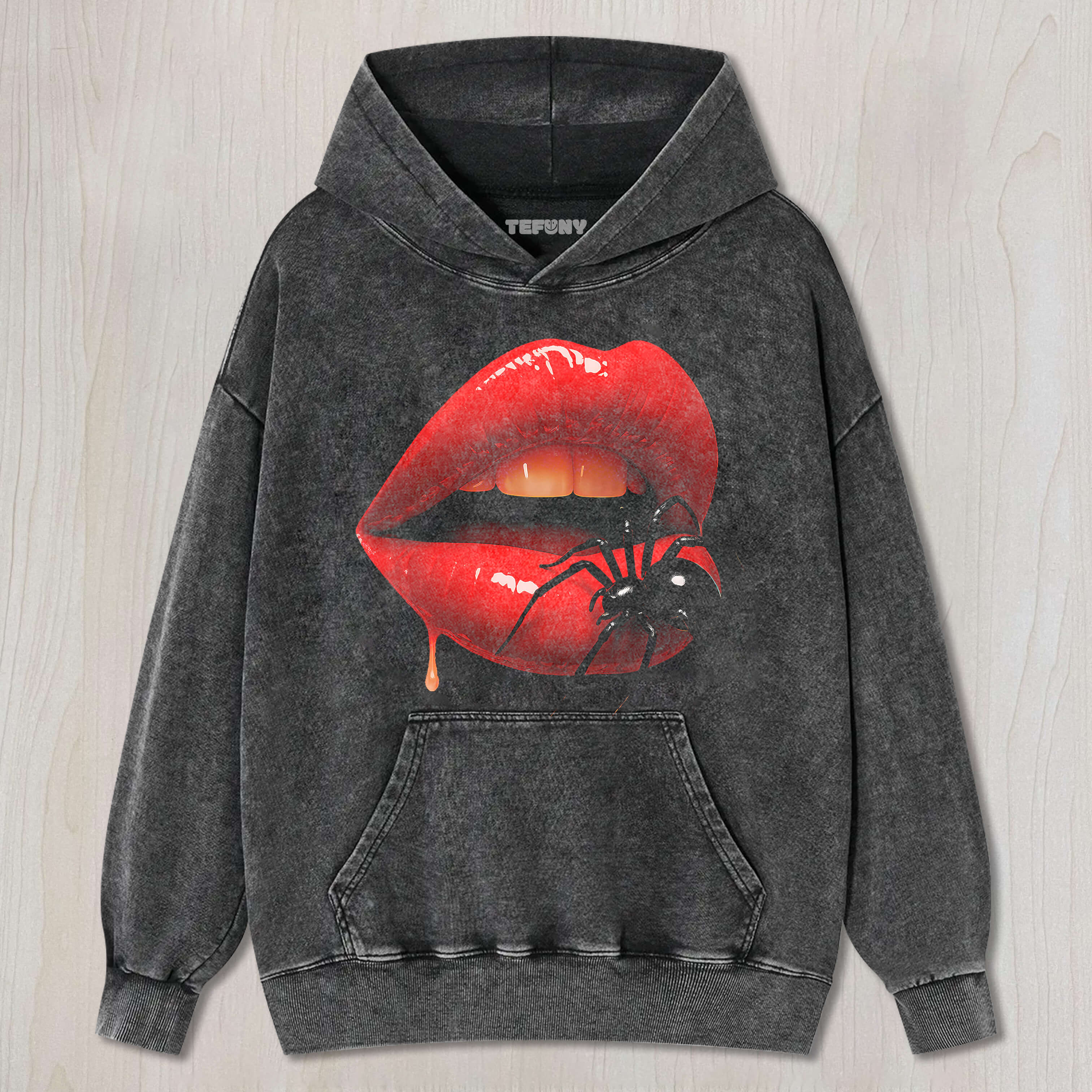 SPIDER ON RED LIPS T-SHIRT