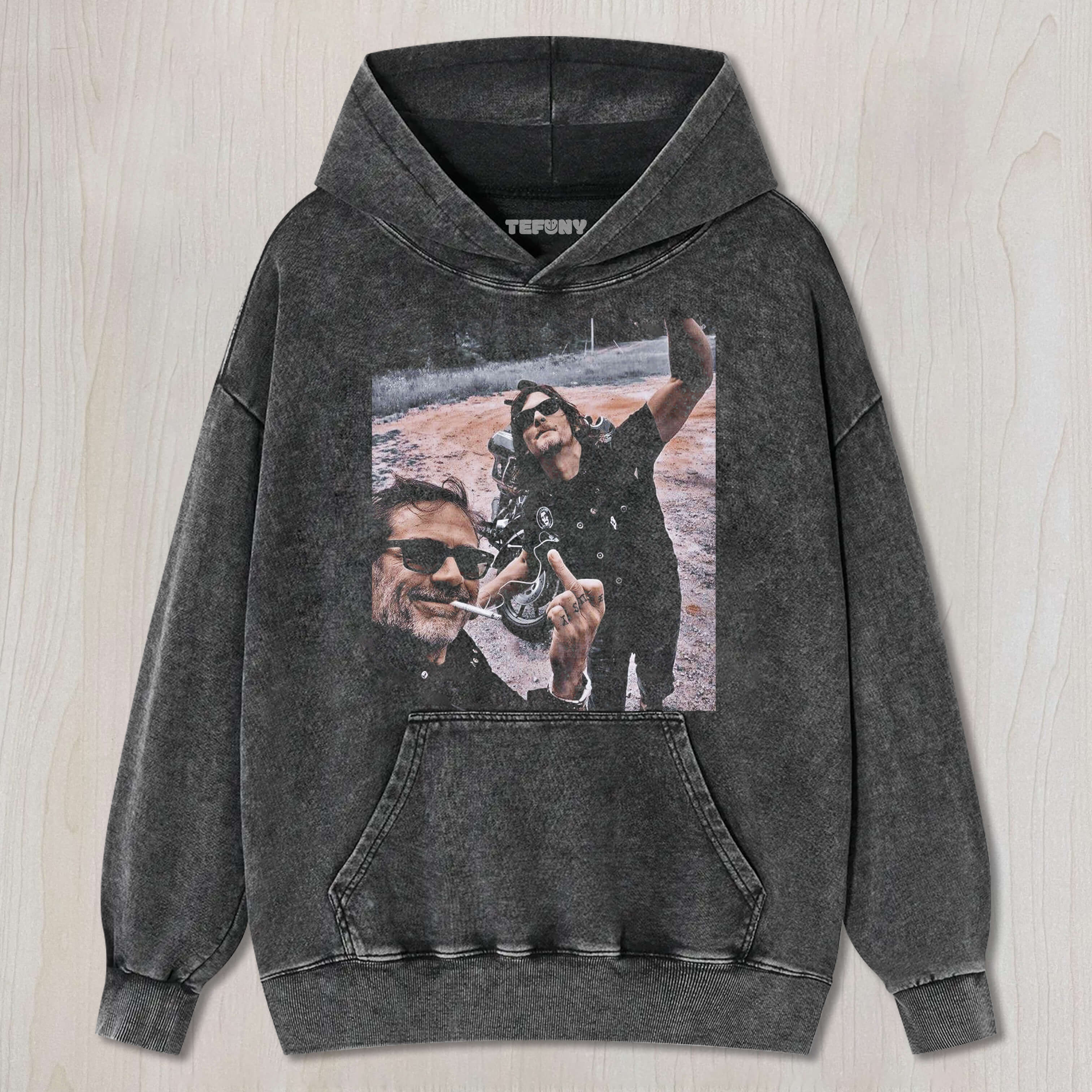 THE WALKING DEAD MIDDLE FINGER TEE & SWEAT & HOOD