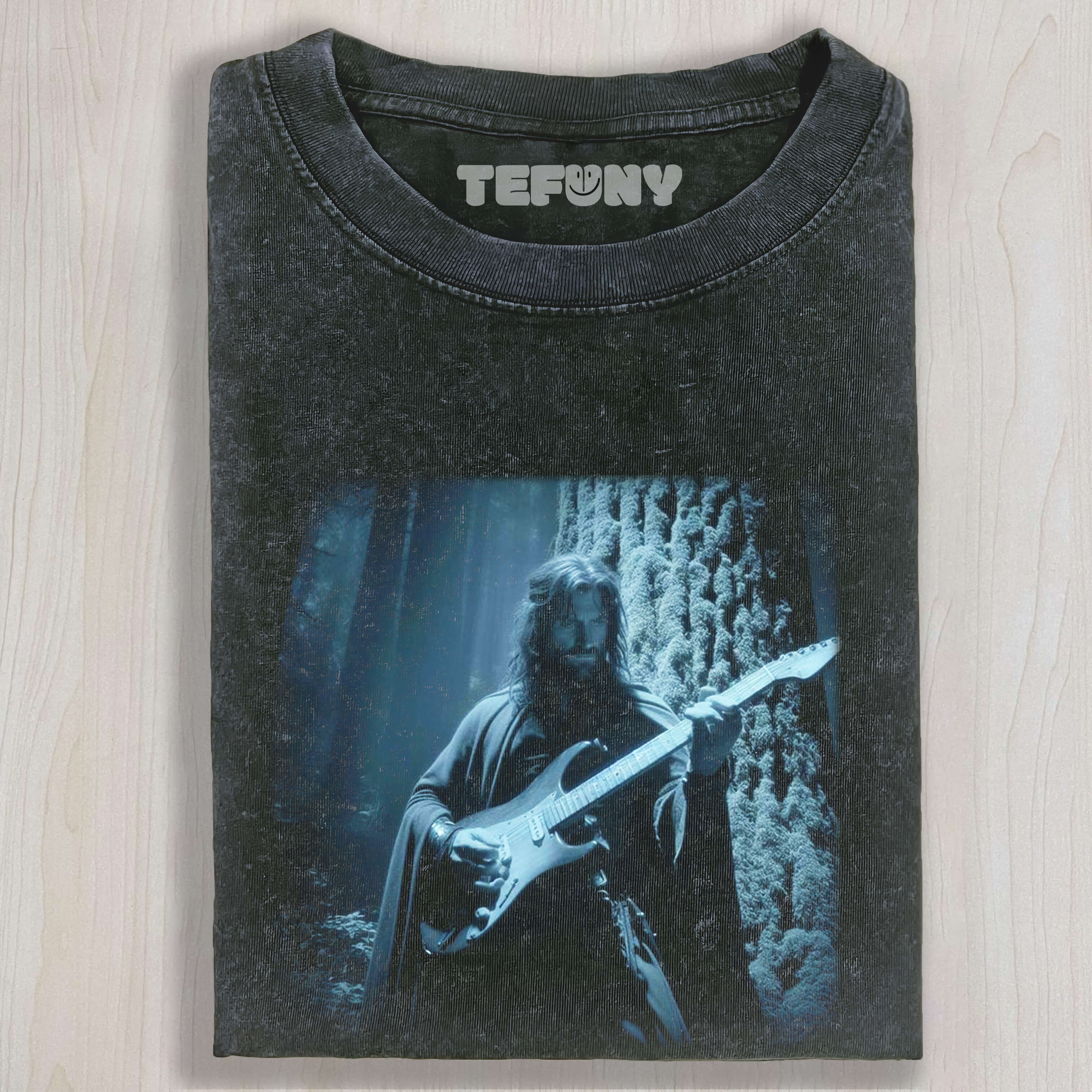 THE LORD OF THE RINGS ARAGORN PLAYS GUITAR TEE & SWEAT & HOOD