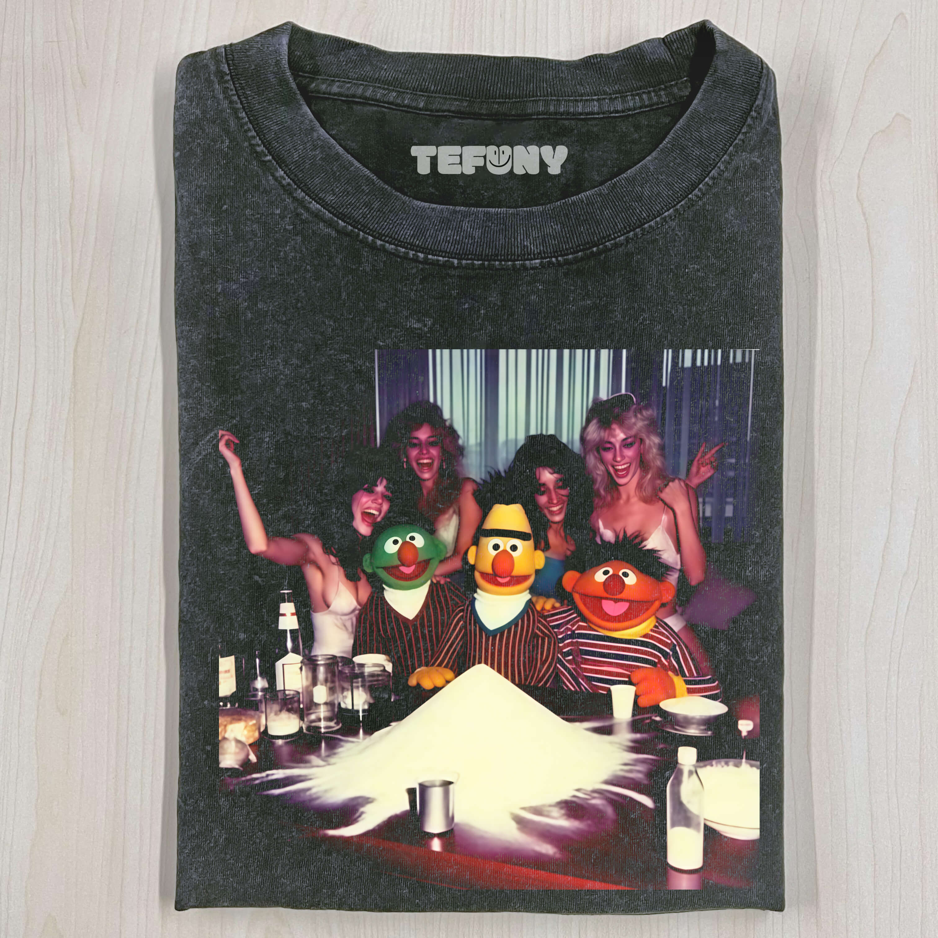 THE MUPPETS AND THE BEAUTIES T-SHIRT