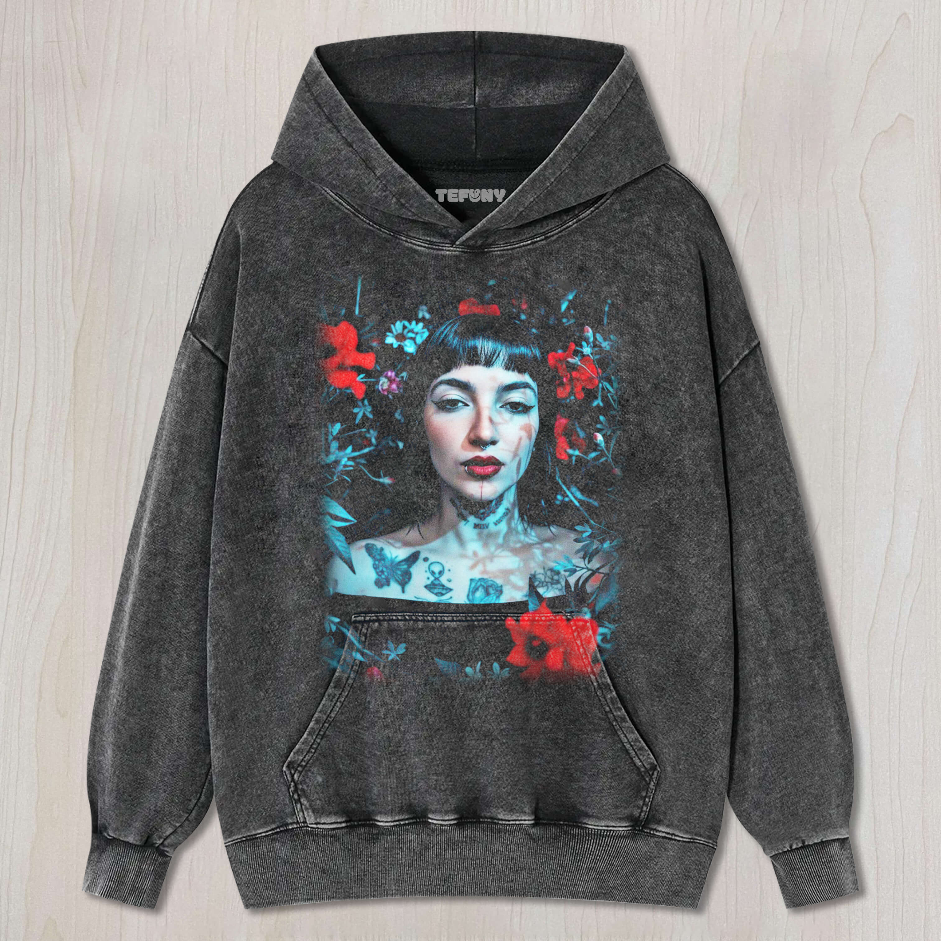 THE WOMAN LYING IN THE FLOWERS T-SHIRT