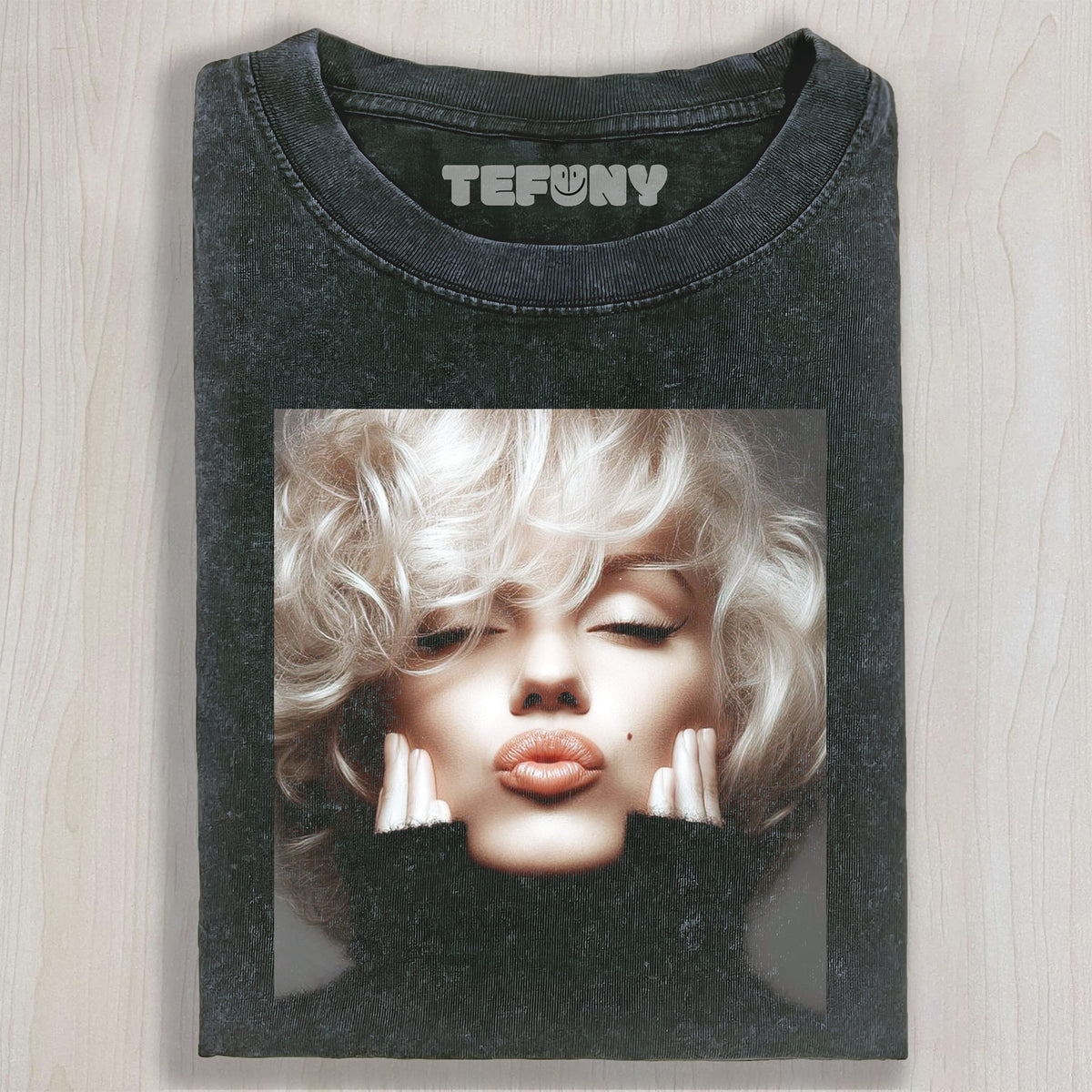 MARILYN MONROE POUTING T-SHIRT