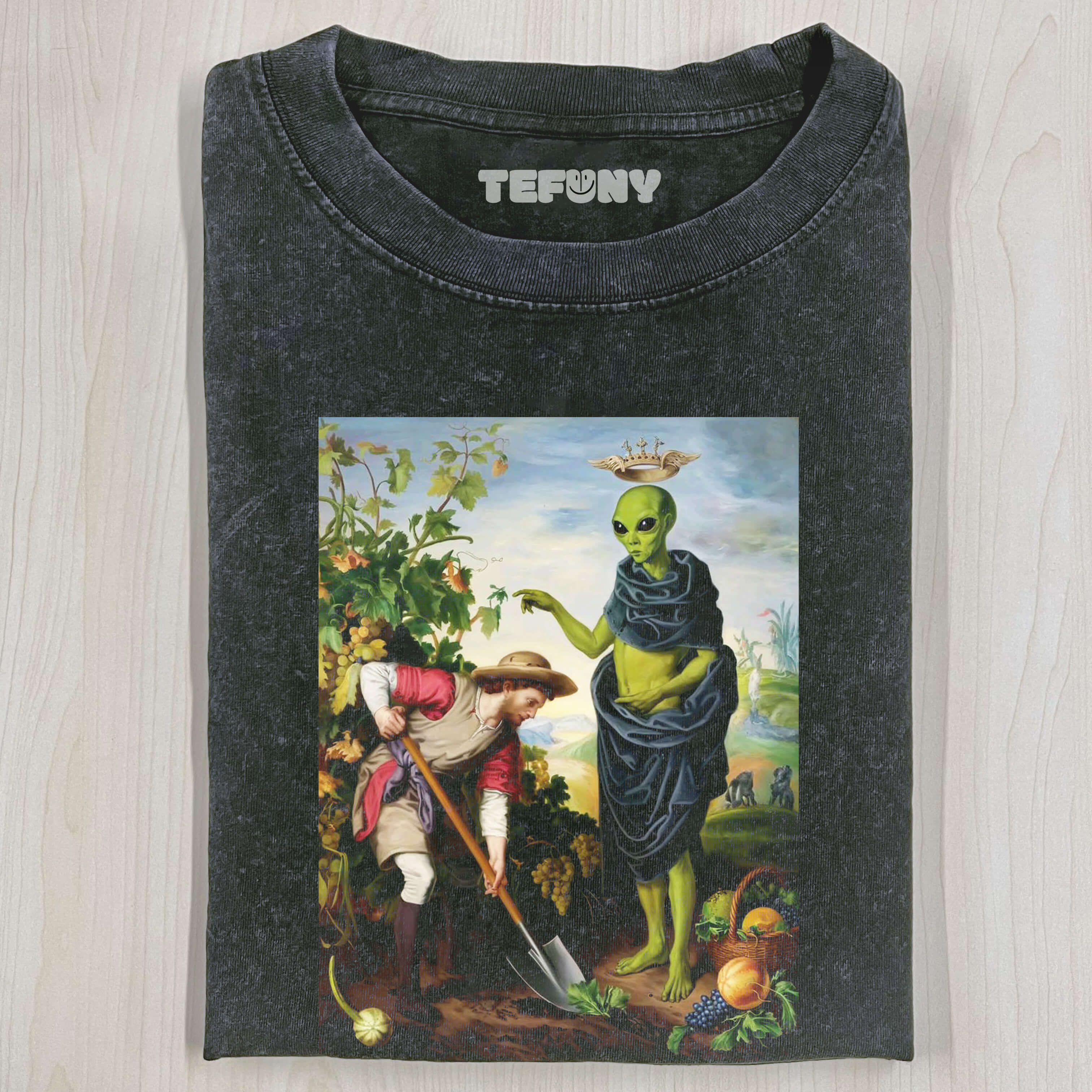 ALIENS INSTRUCT PEOPLE TO WATCH T-SHIRT