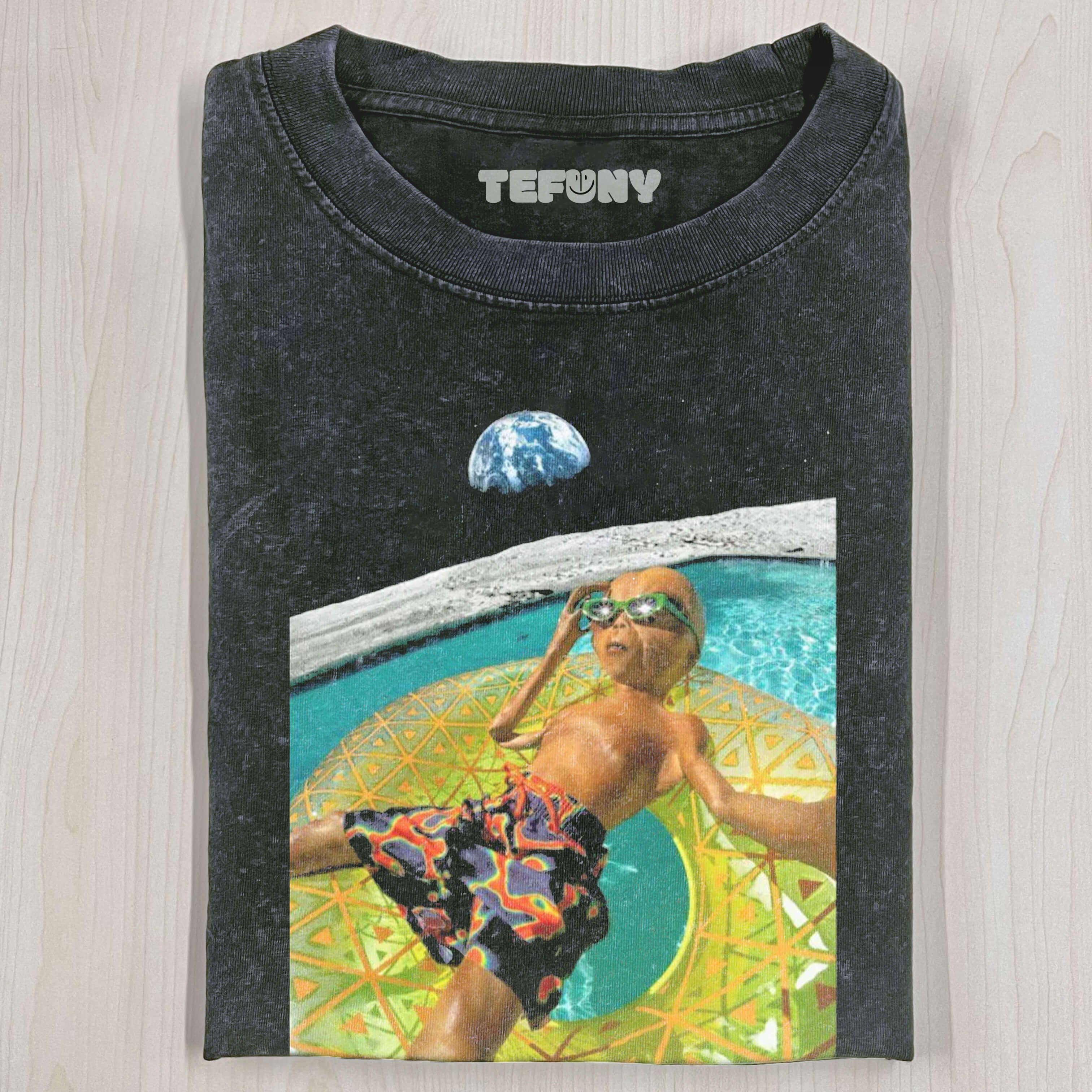 ALIENS ON VACATION T-SHIRT