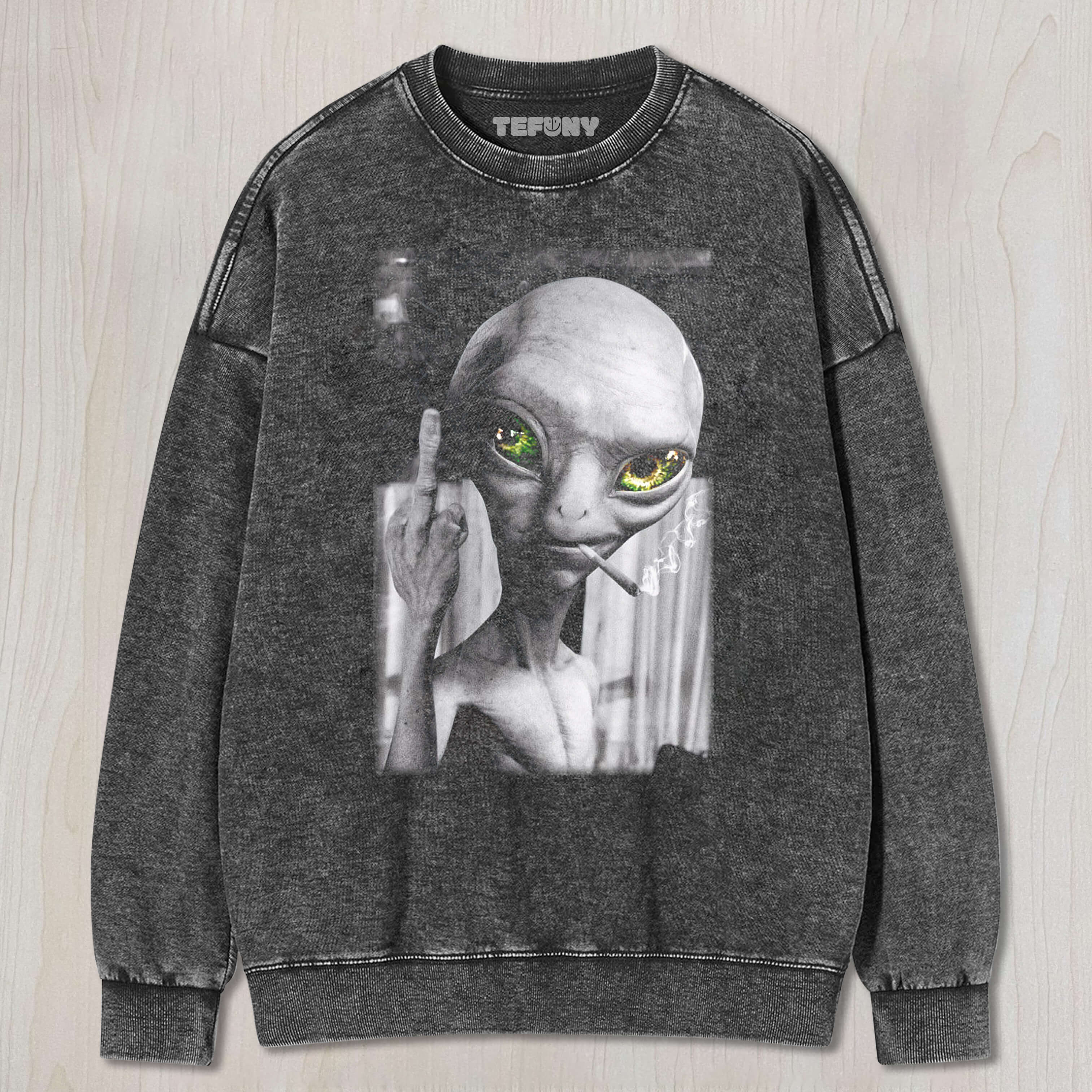ALIEN GIVES MIDDLE FINGER T-SHIRT