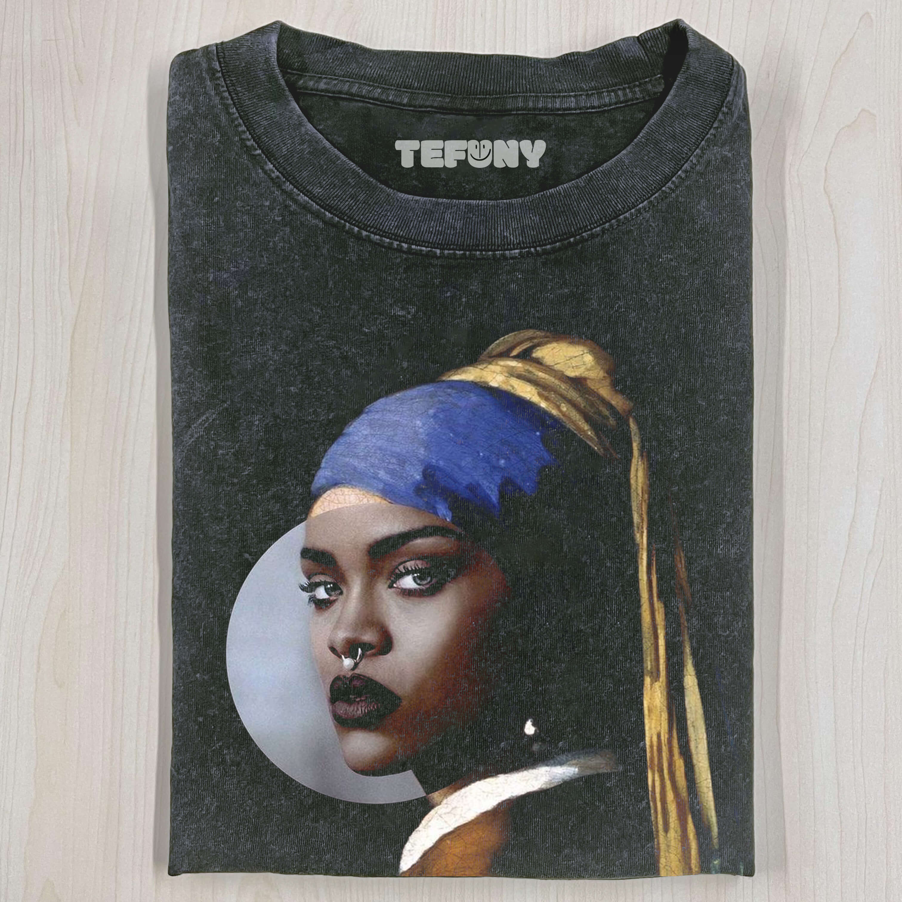 ART RIHANNA T-SHIRT
