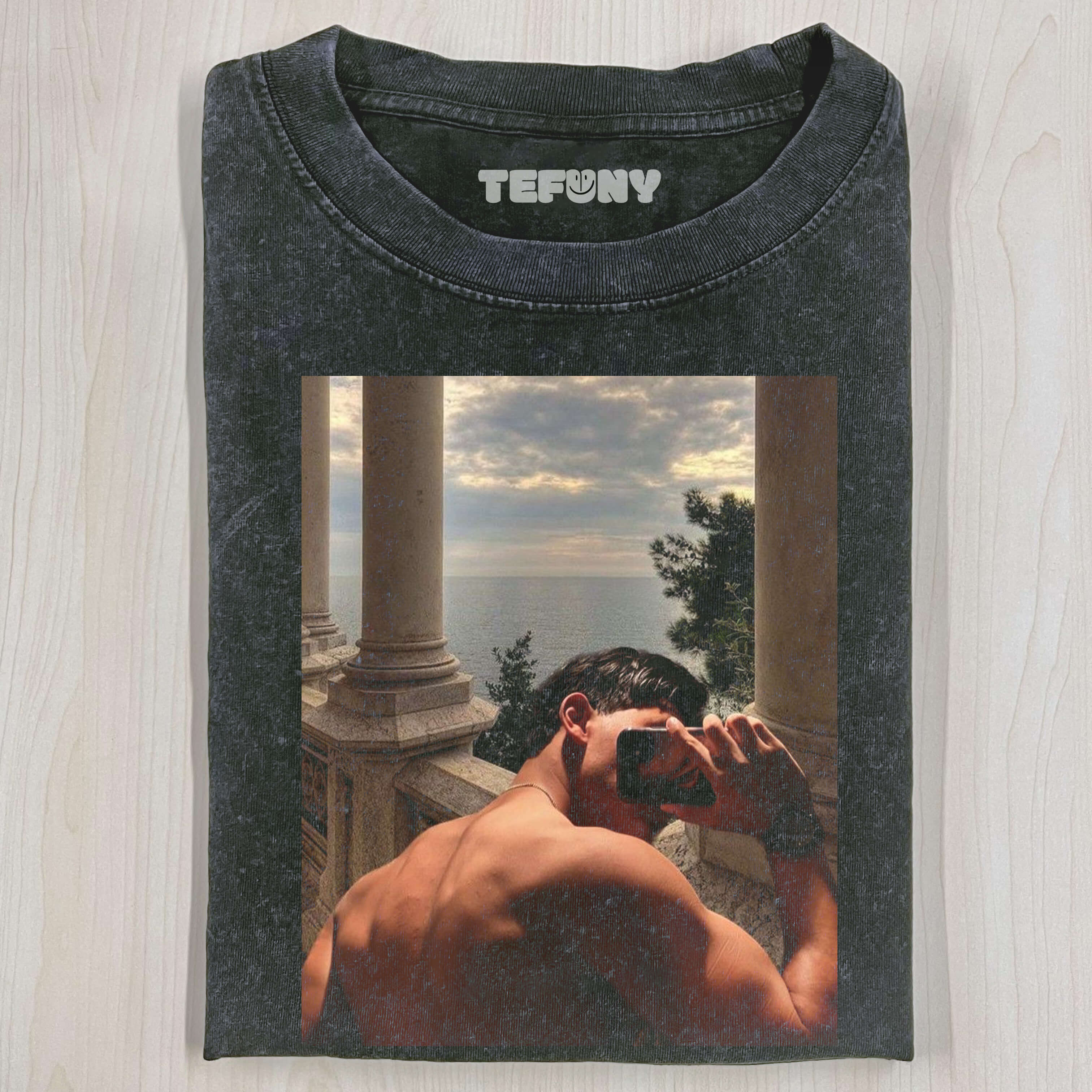 A TOUGH MAN  T-THIRT