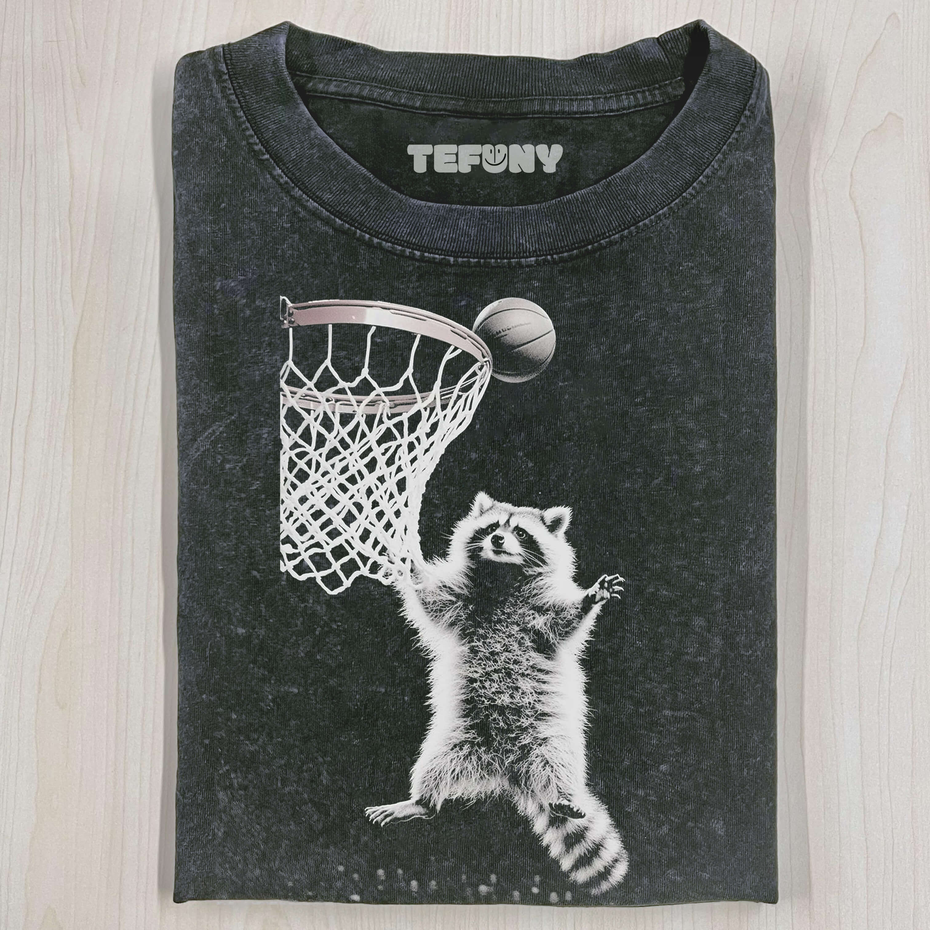 BASKETBALL EXPERT RACCOON T-SHIRT