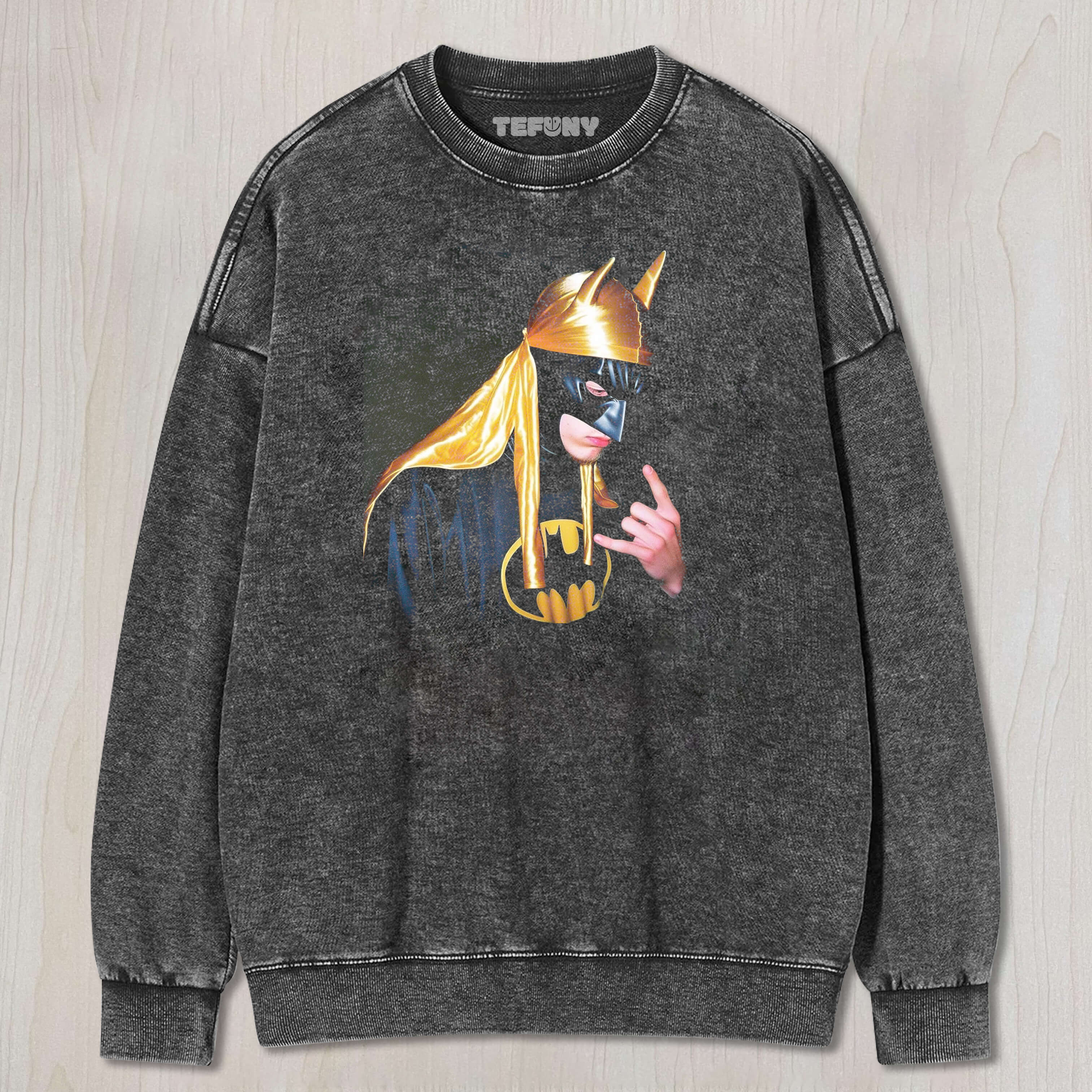 BATMAN WEARING A YELLOW BANDANA TEE & SWEAT & HOOD