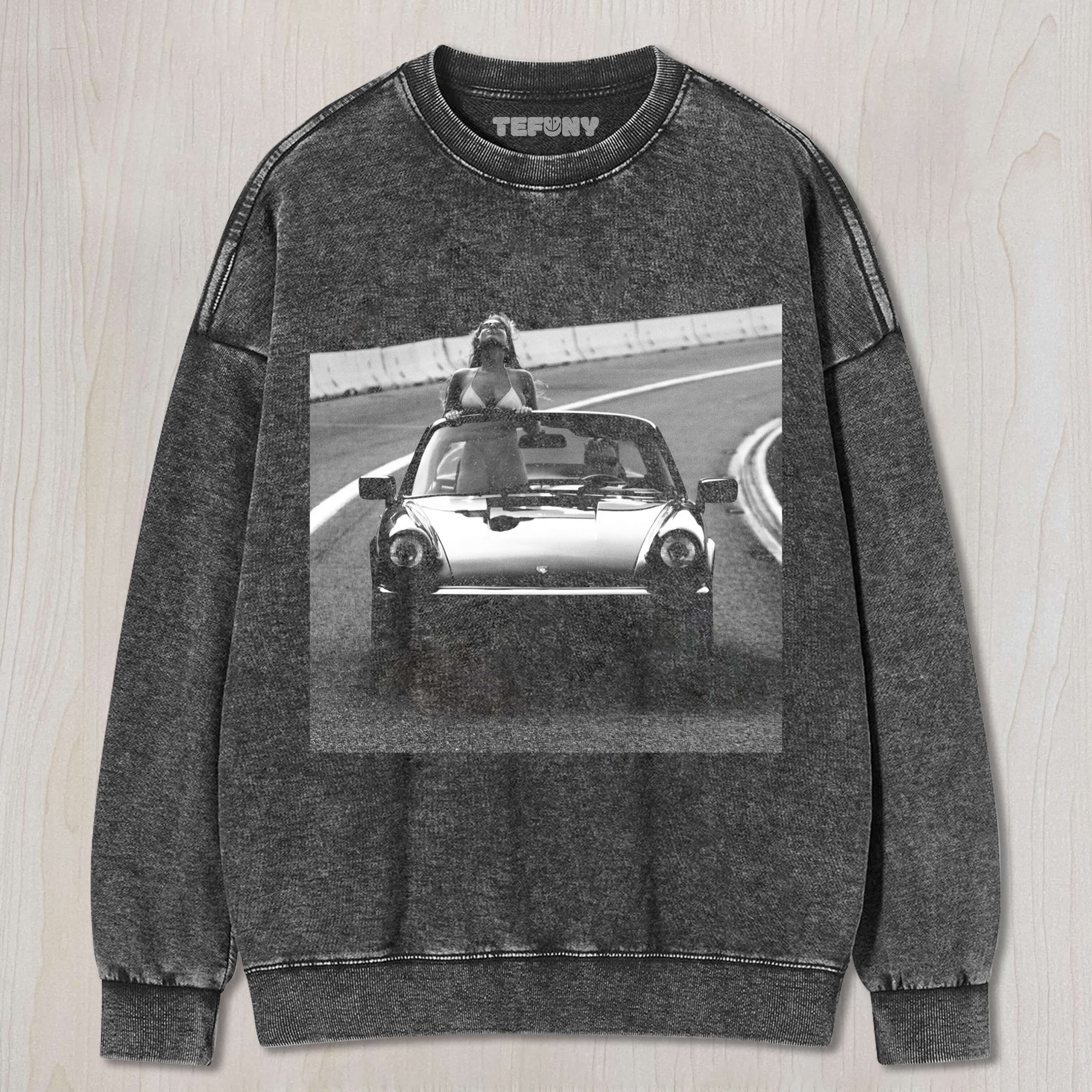 BEAUTIFUL WOMAN ENJOYING THE BREEZE IN THE CAR T-SHIRT