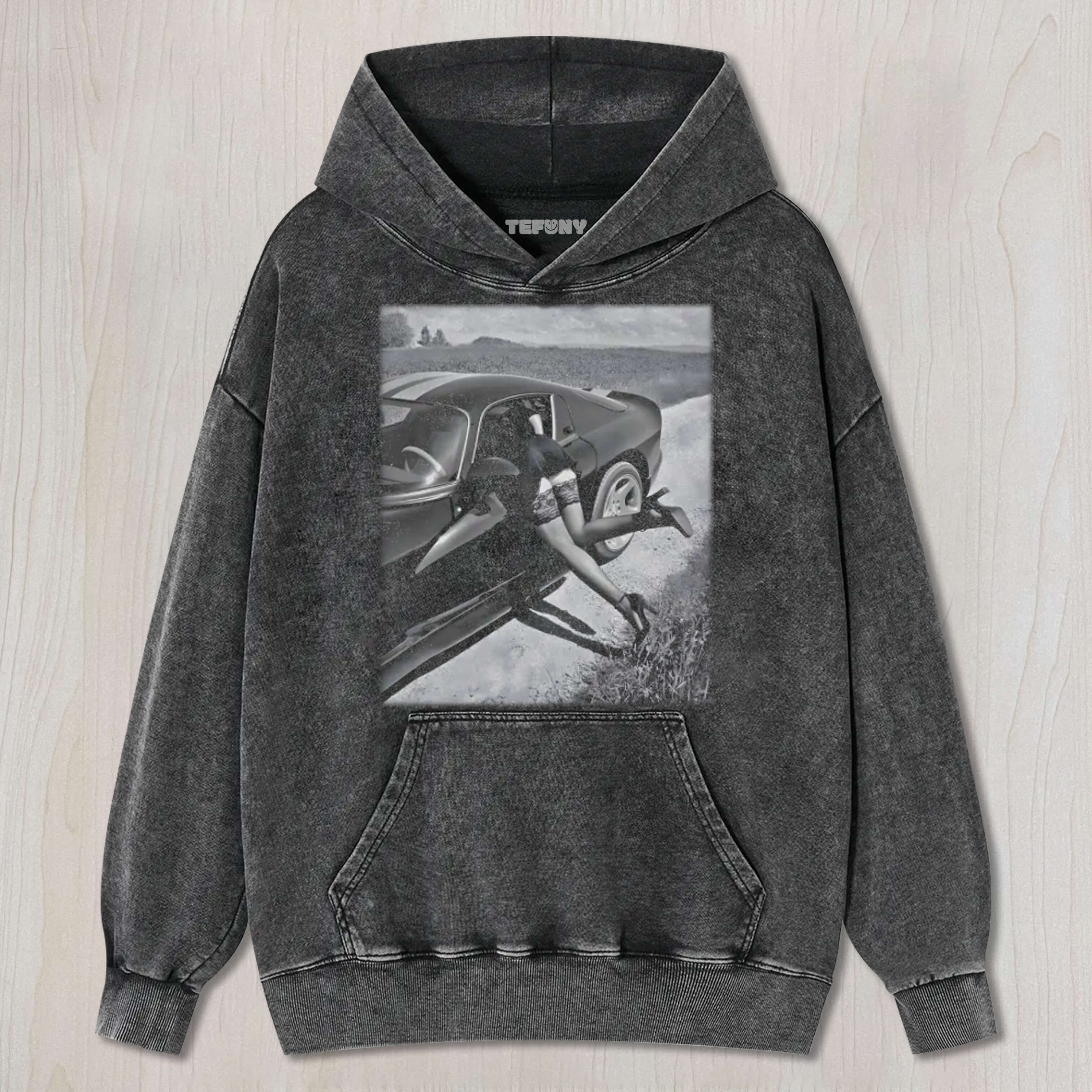 BEAUTY HIGH HEELS TRAP SUPERCAR T-SHIRT