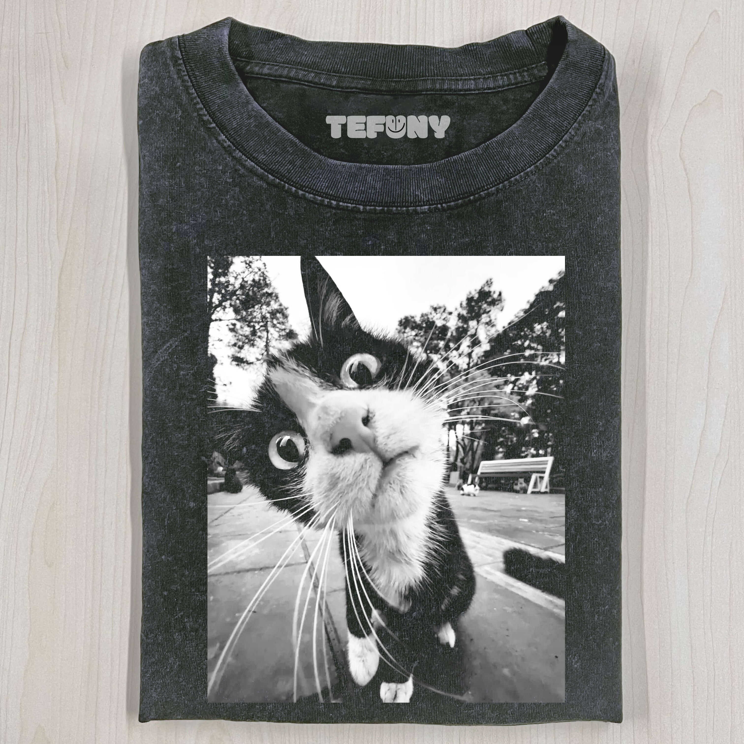 CAT STICKING ITS HEAD OUT T-SHIRT