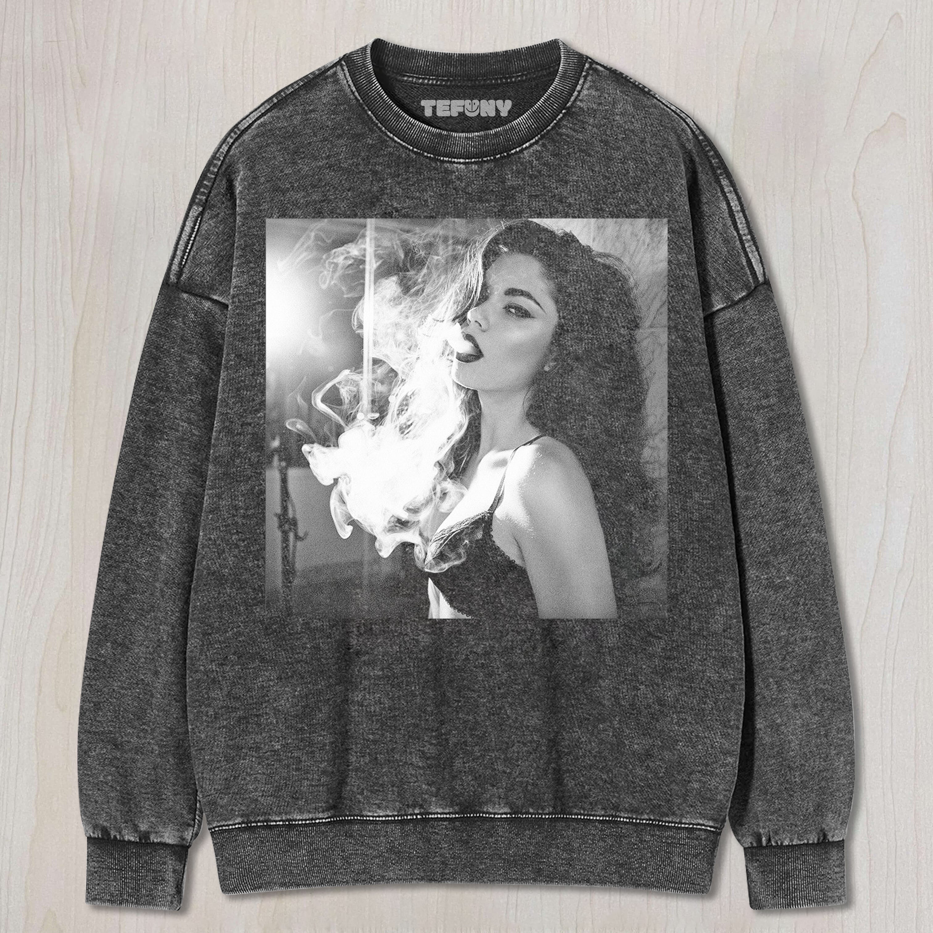 COOL GIRL SMOKING T-SHIRT V2