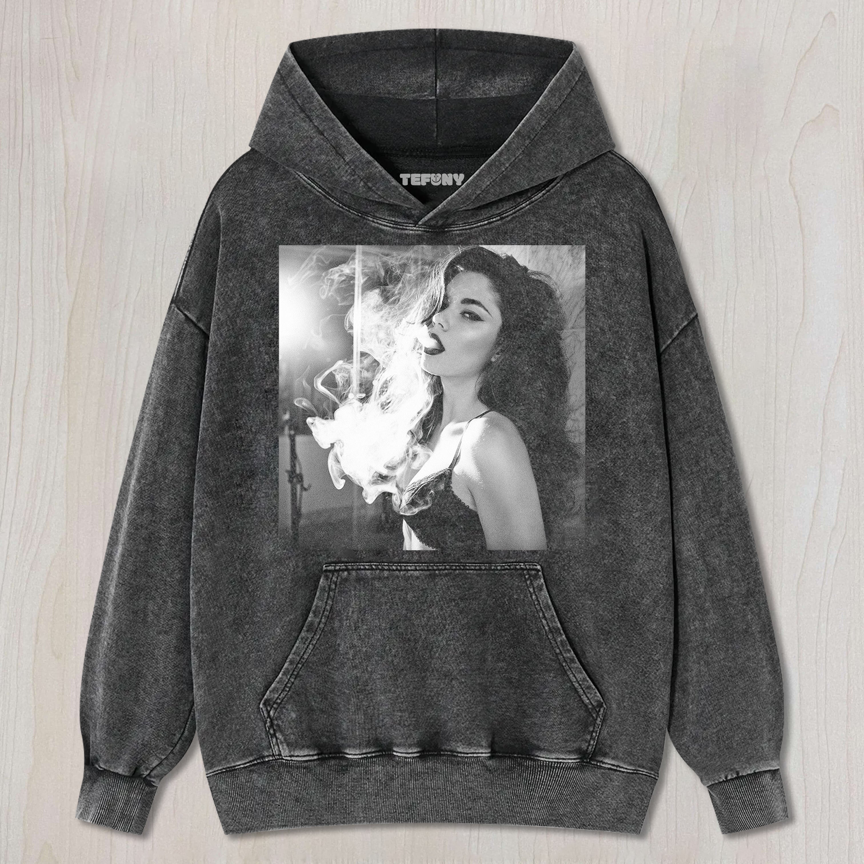 COOL GIRL SMOKING T-SHIRT V2