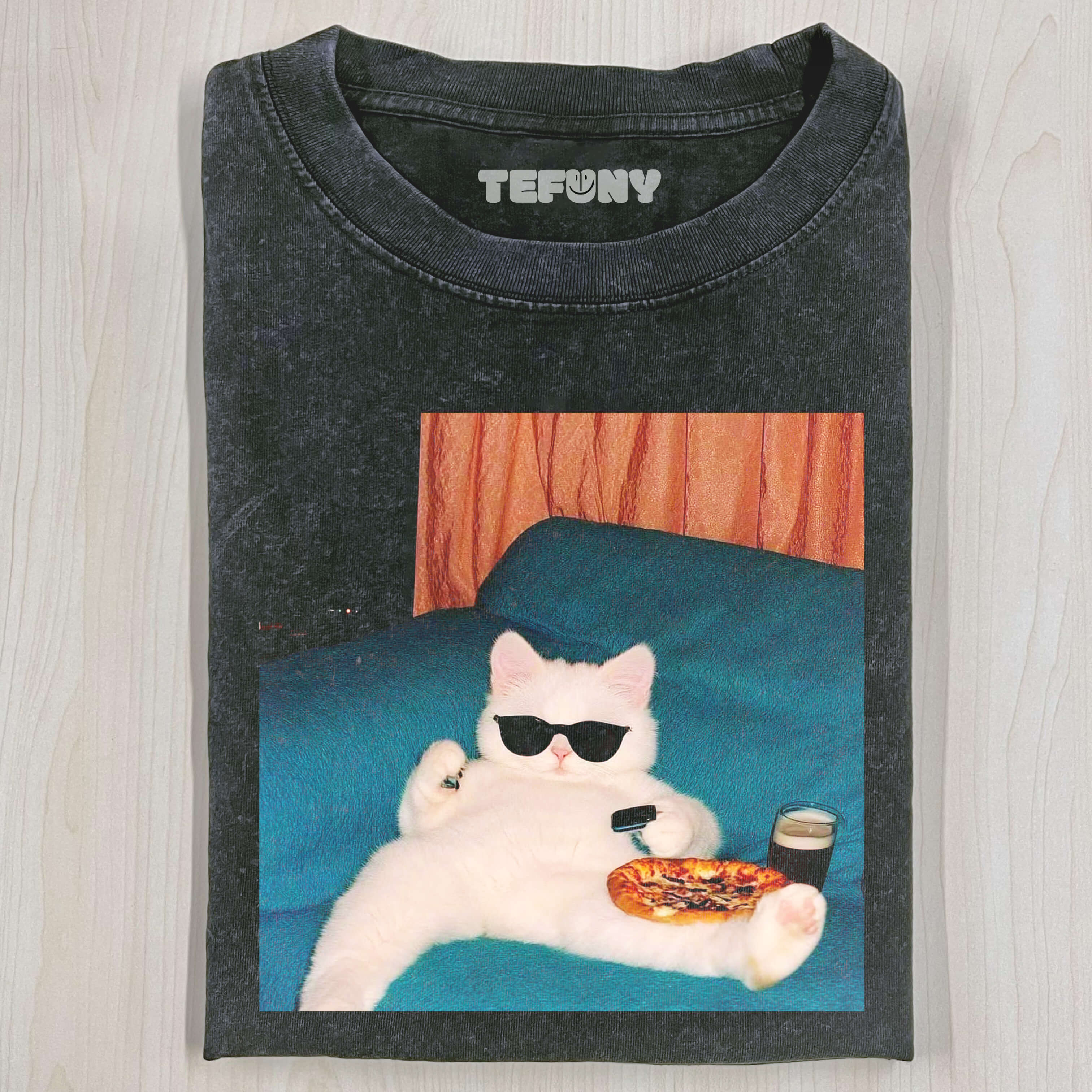 COOL KITTEN EATING PIZZA T-SHIRT
